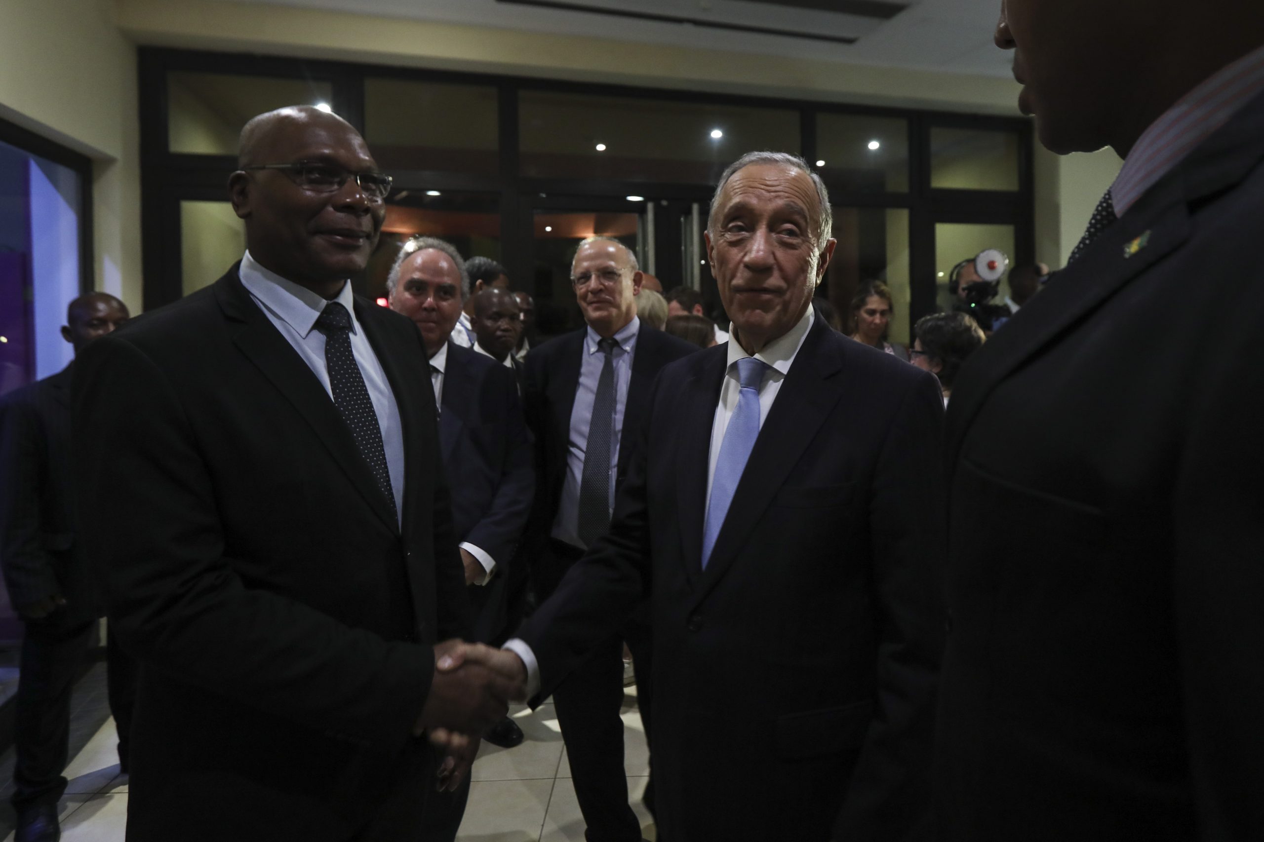 Marcelo pronto para “acompanhar de forma empenhada” convergência entre partidos