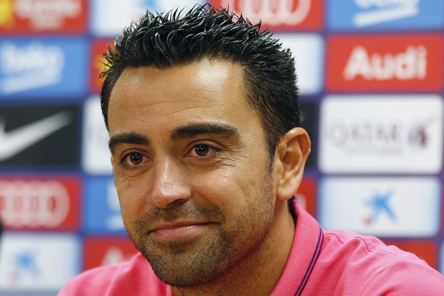 Xavi Hernandez anuncia final de carreira de futebolista para começar a de treinador