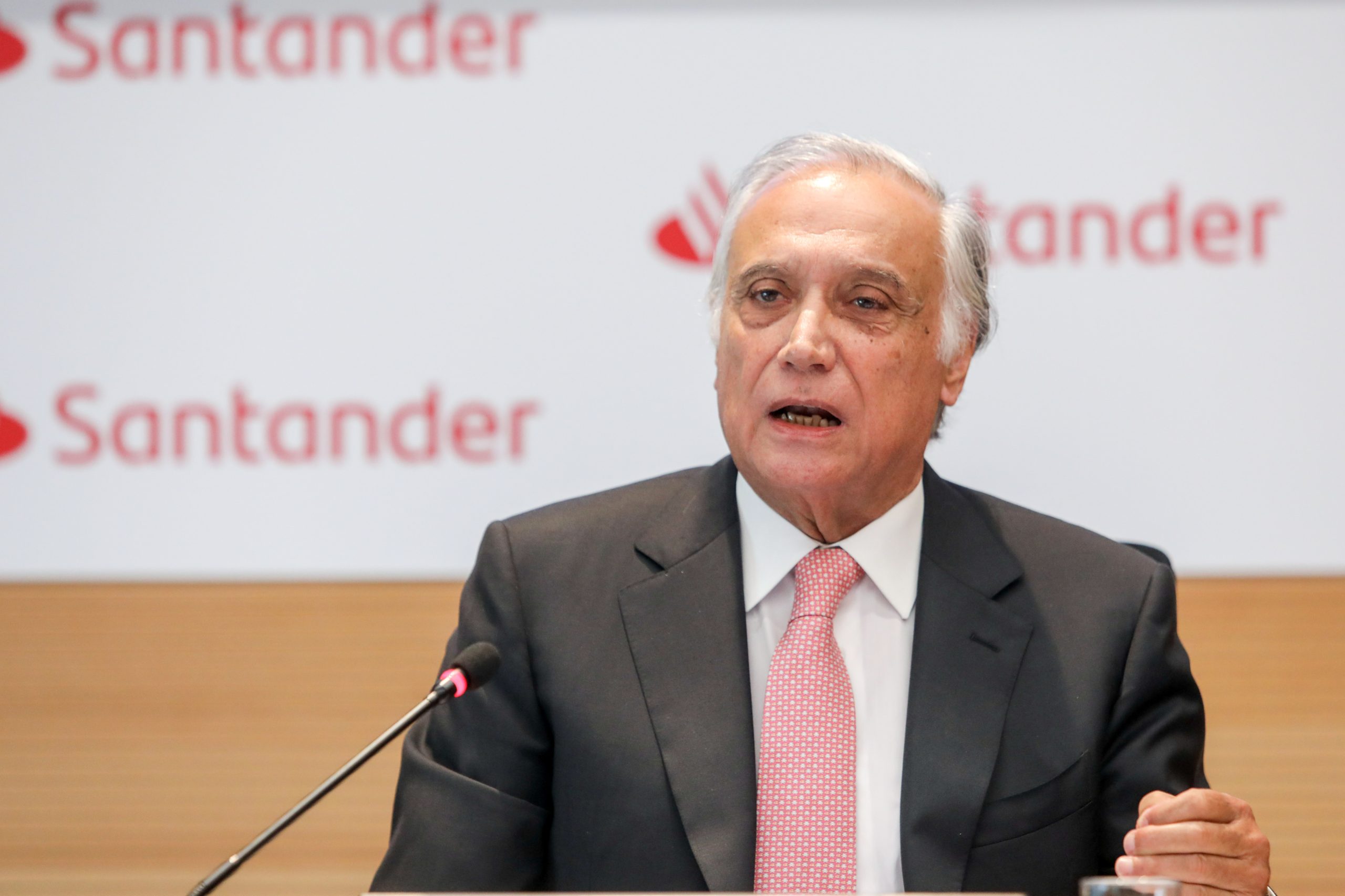 Santander Portugal tem 1.300 créditos à habitação para deduzir juros negativos