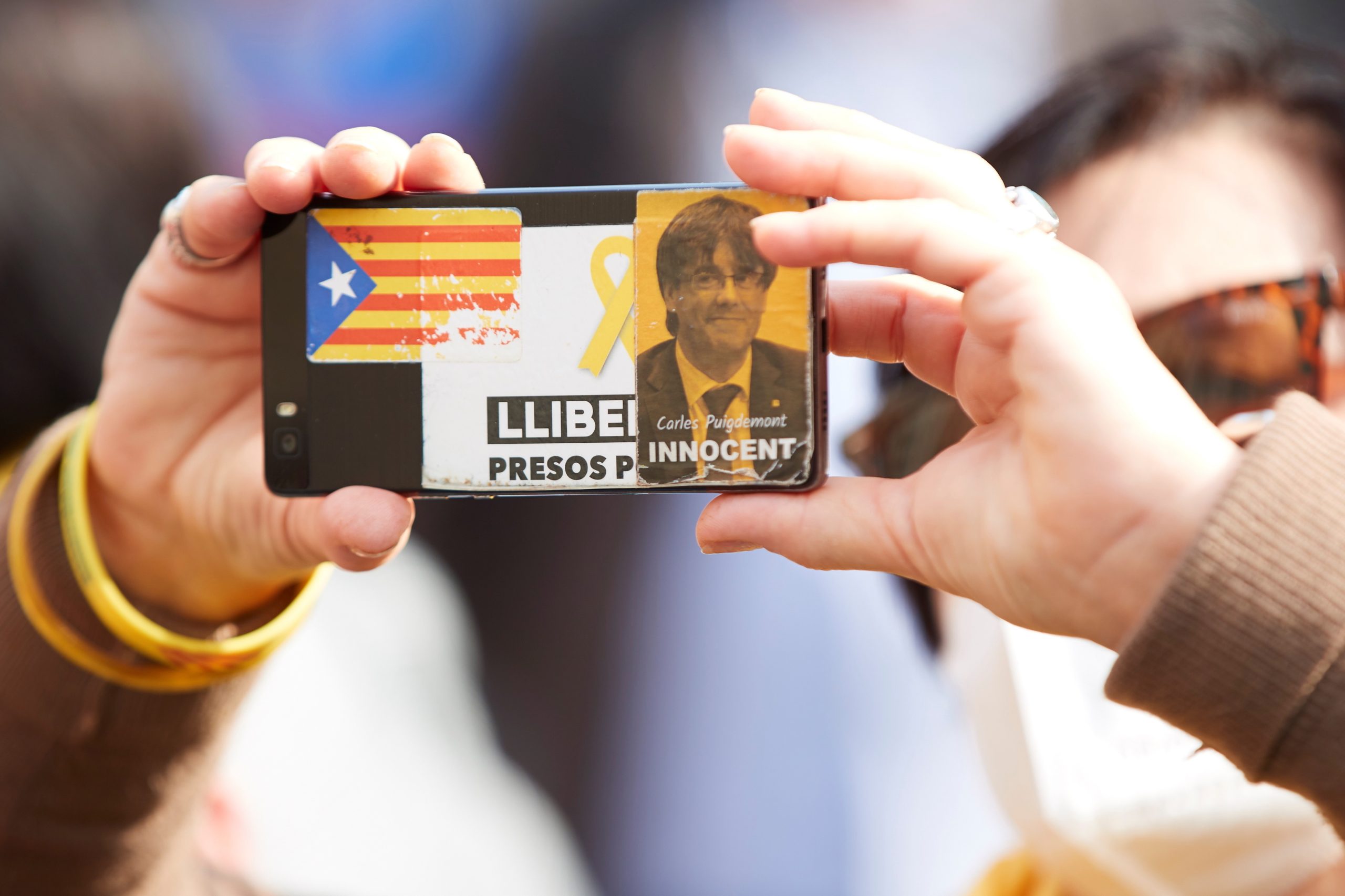 Estadia de Puigdemont na Bélgica financiada por criptomoeda