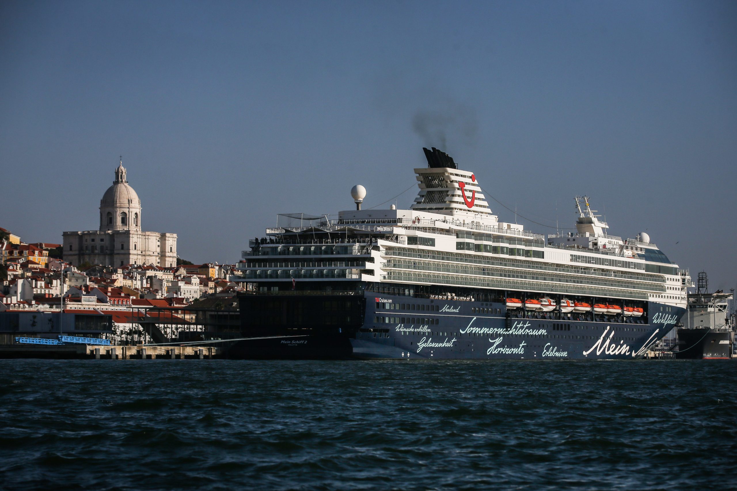 Associação ambientalista alerta para elevadas emissões poluentes dos navios de cruzeiro