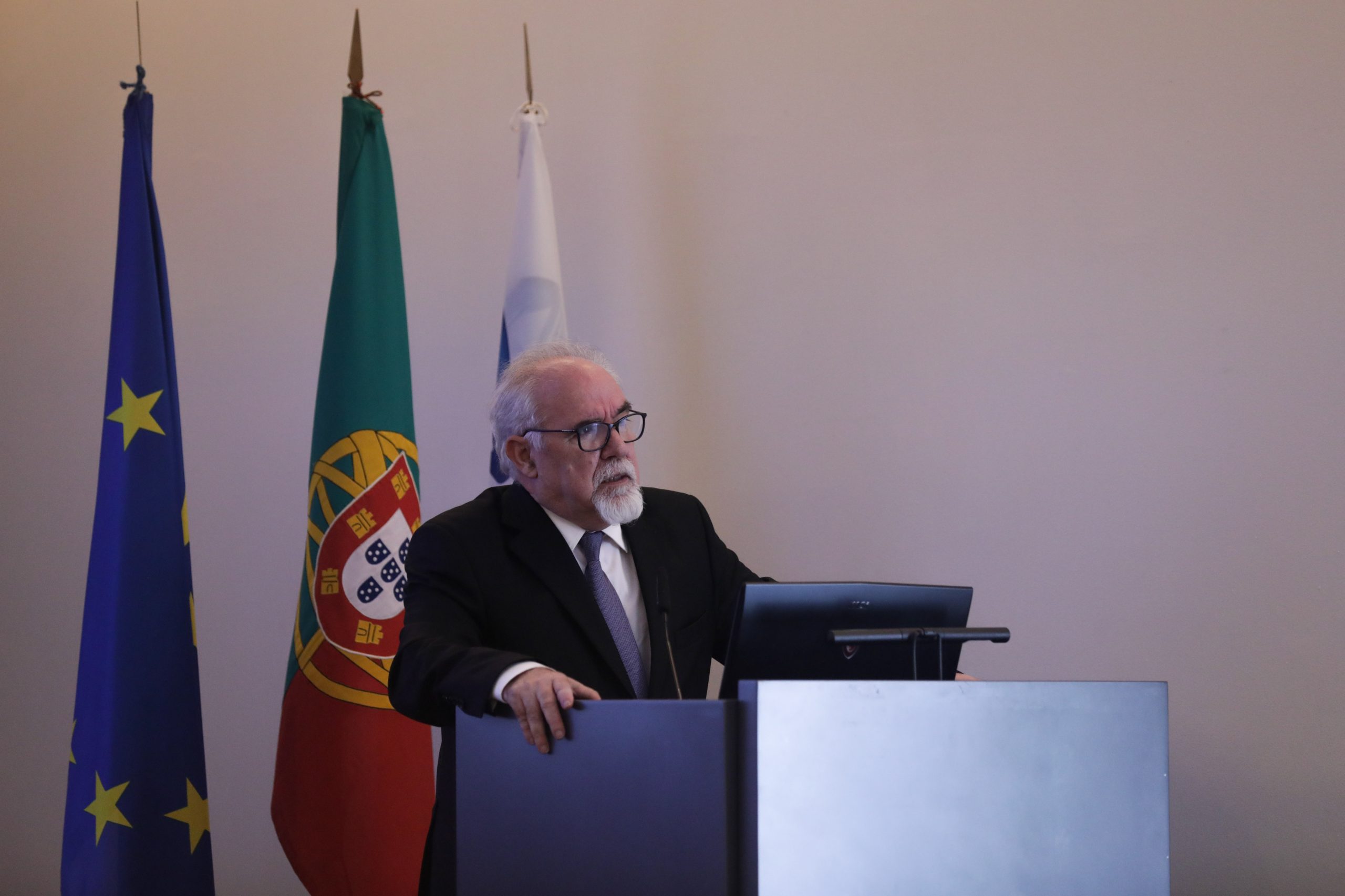 Visões opostas entre PS e PSD sobre Segurança Social dificultam acordos, diz Vieira da Silva