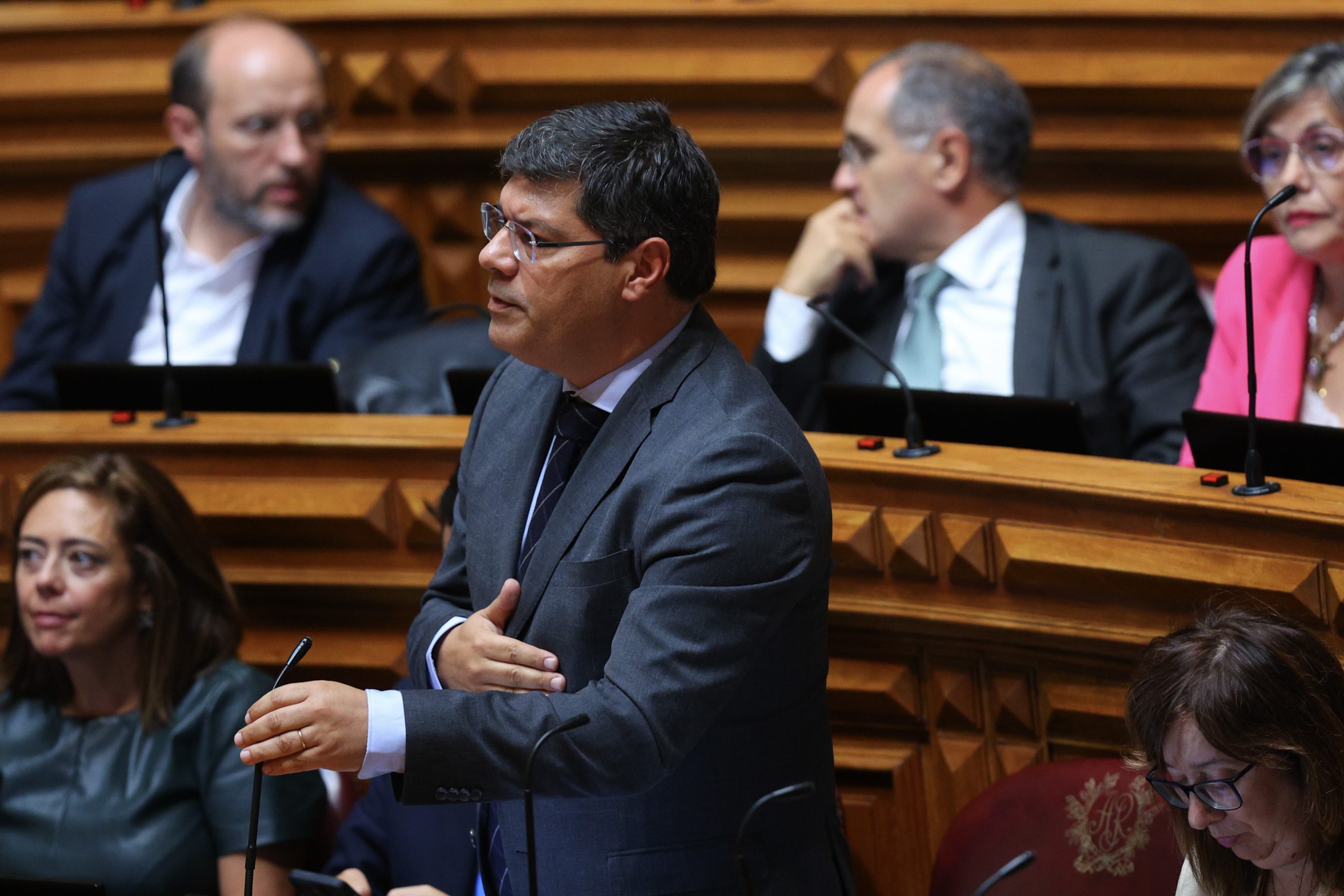 Brilhante Dias é cabeça de lista do PS em Leiria e Ana Abrunhosa em Coimbra