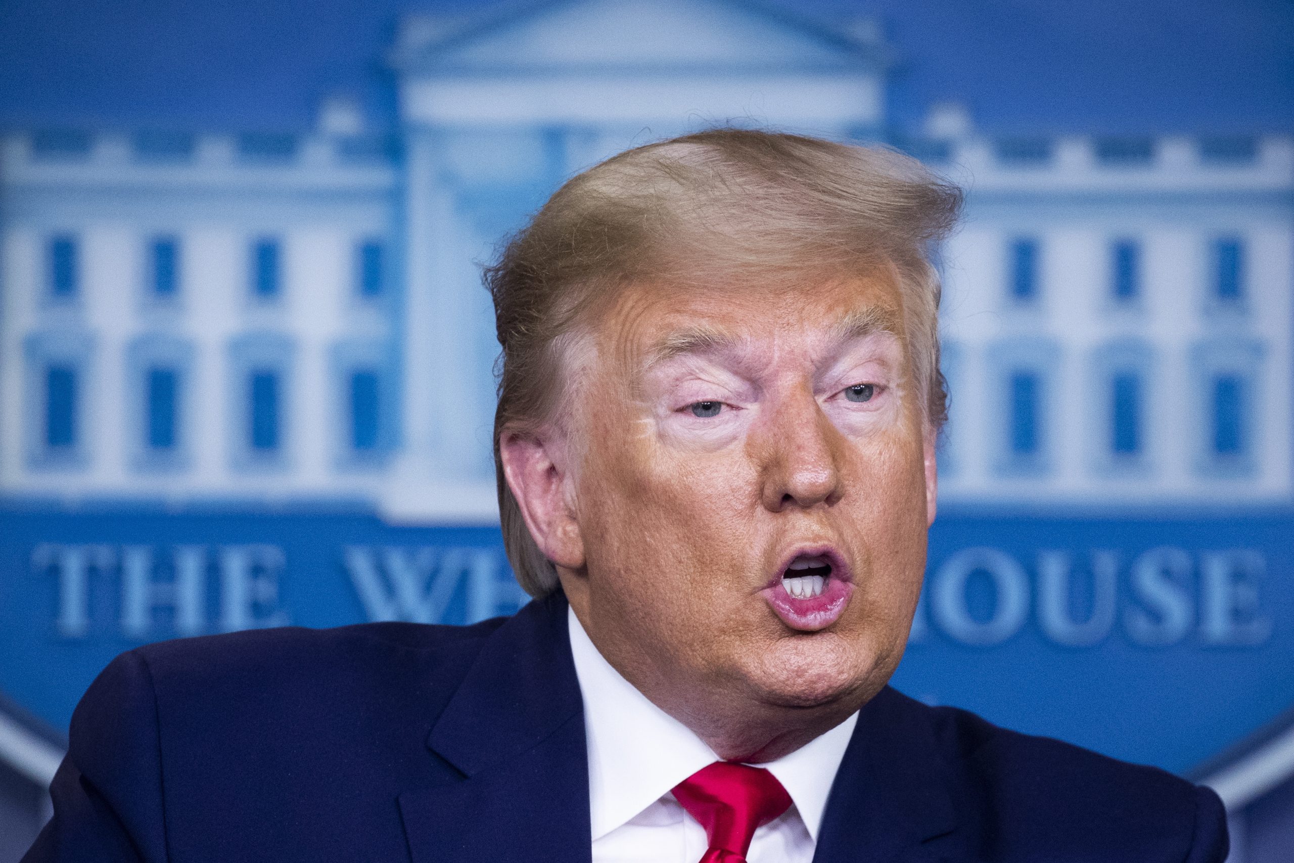 Trump anuncia que vai reunir-se em breve com dirigentes talibãs