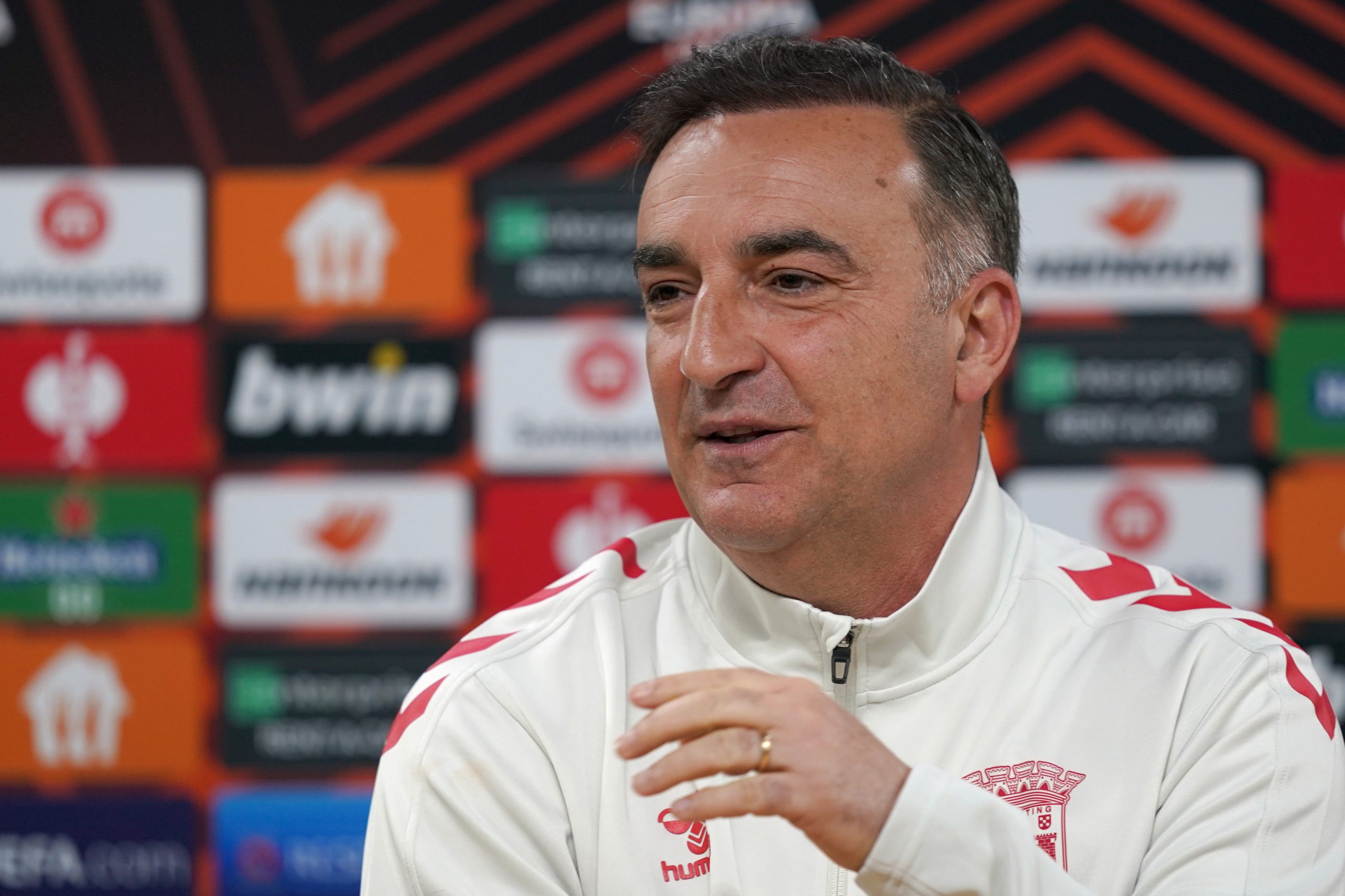 Sporting de Braga vai “com tudo para Vizela”, diz Carlos Carvalhal