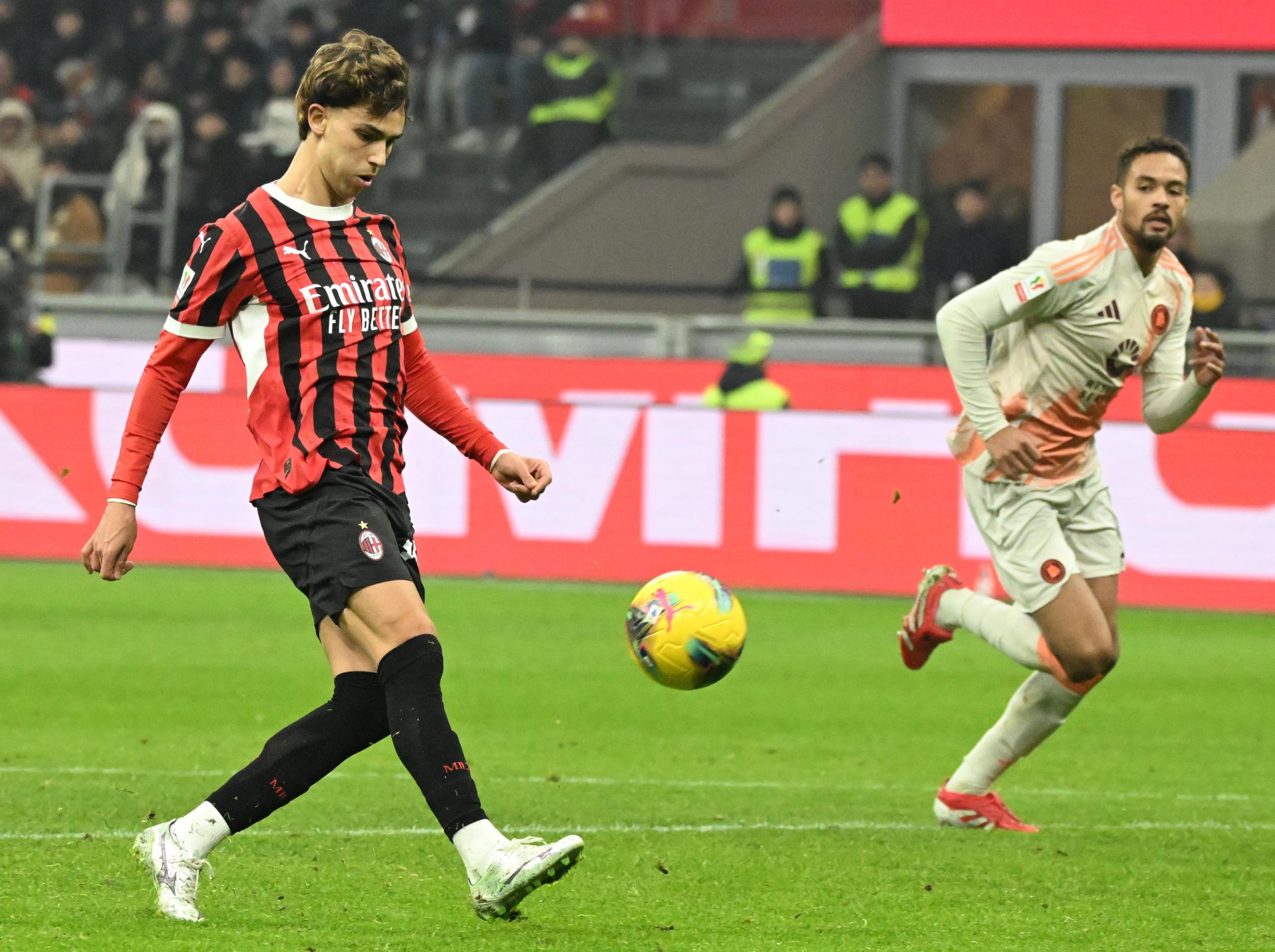 João Félix marca na estreia no AC Milan que está nas ‘meias’ da Taça de Itália