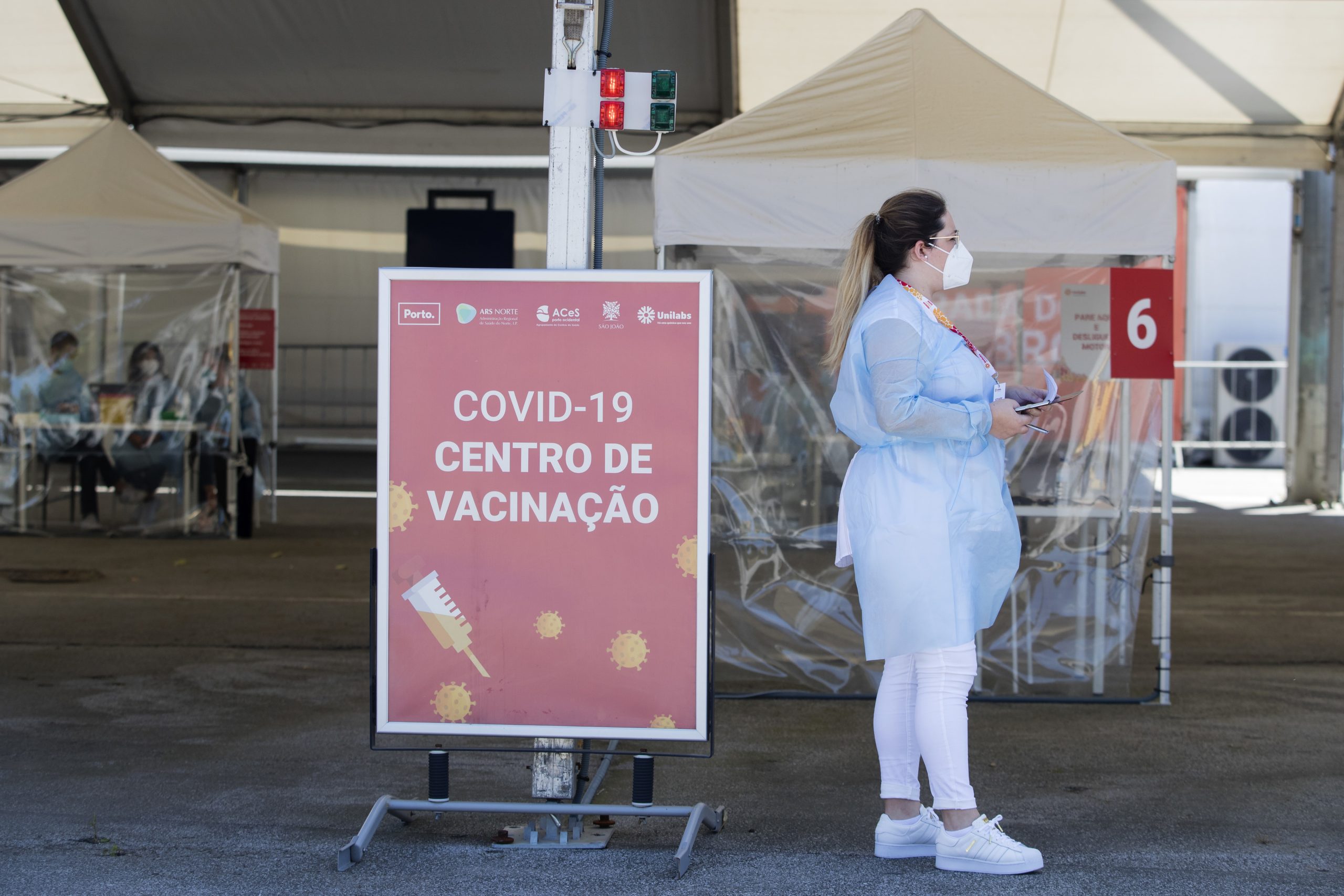 Unilabs confirma “problema” no frigorifico das vacinas no Queimódromo do Porto