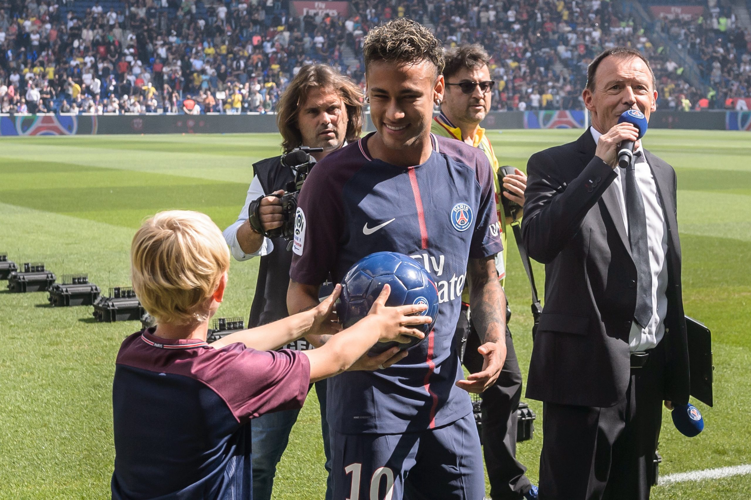 PSG e Neymar foram os reis de um mercado em que a língua oficial foi o inglês