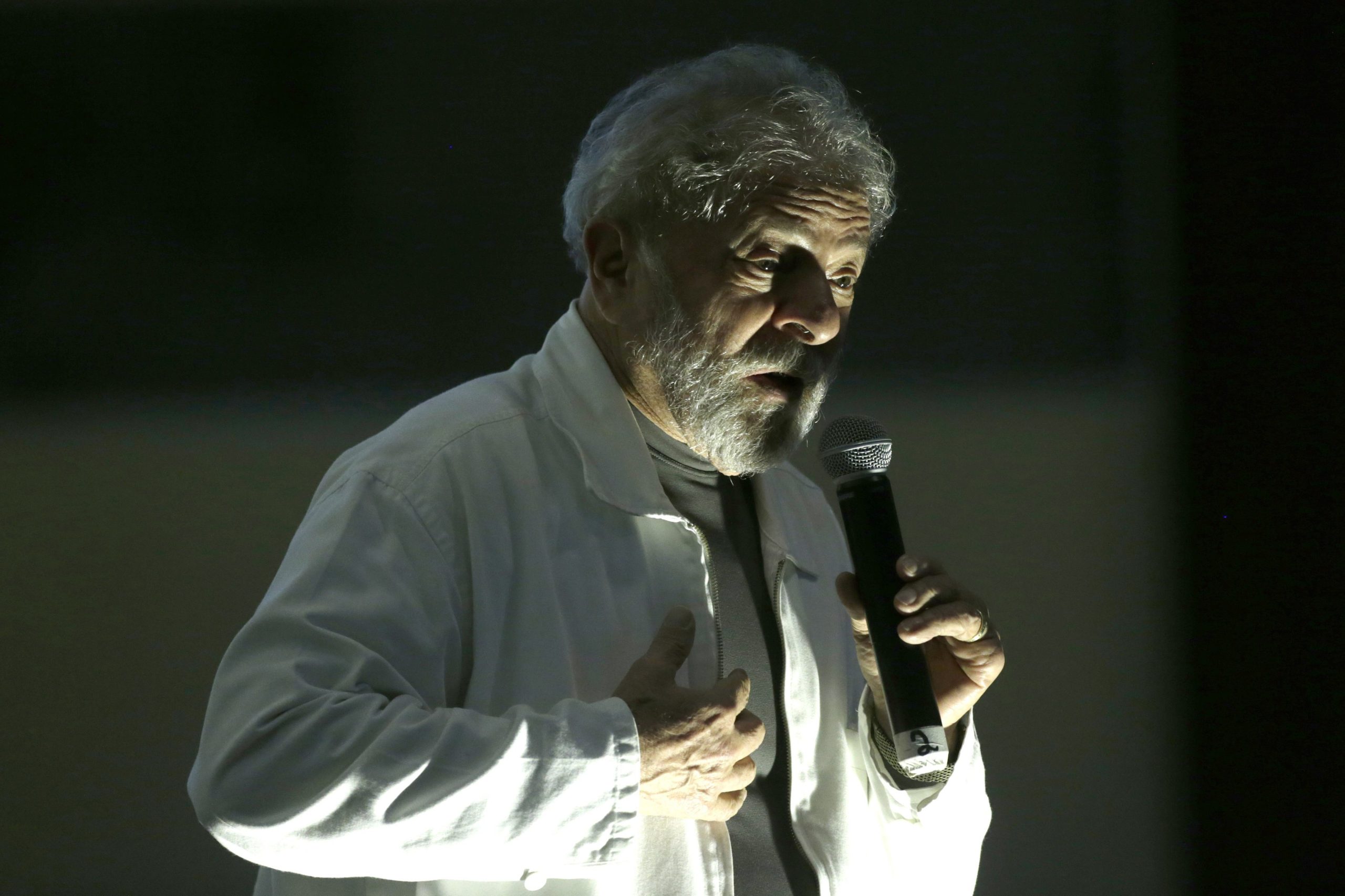 Lula na cadeia e una coca-cuela, por favor!