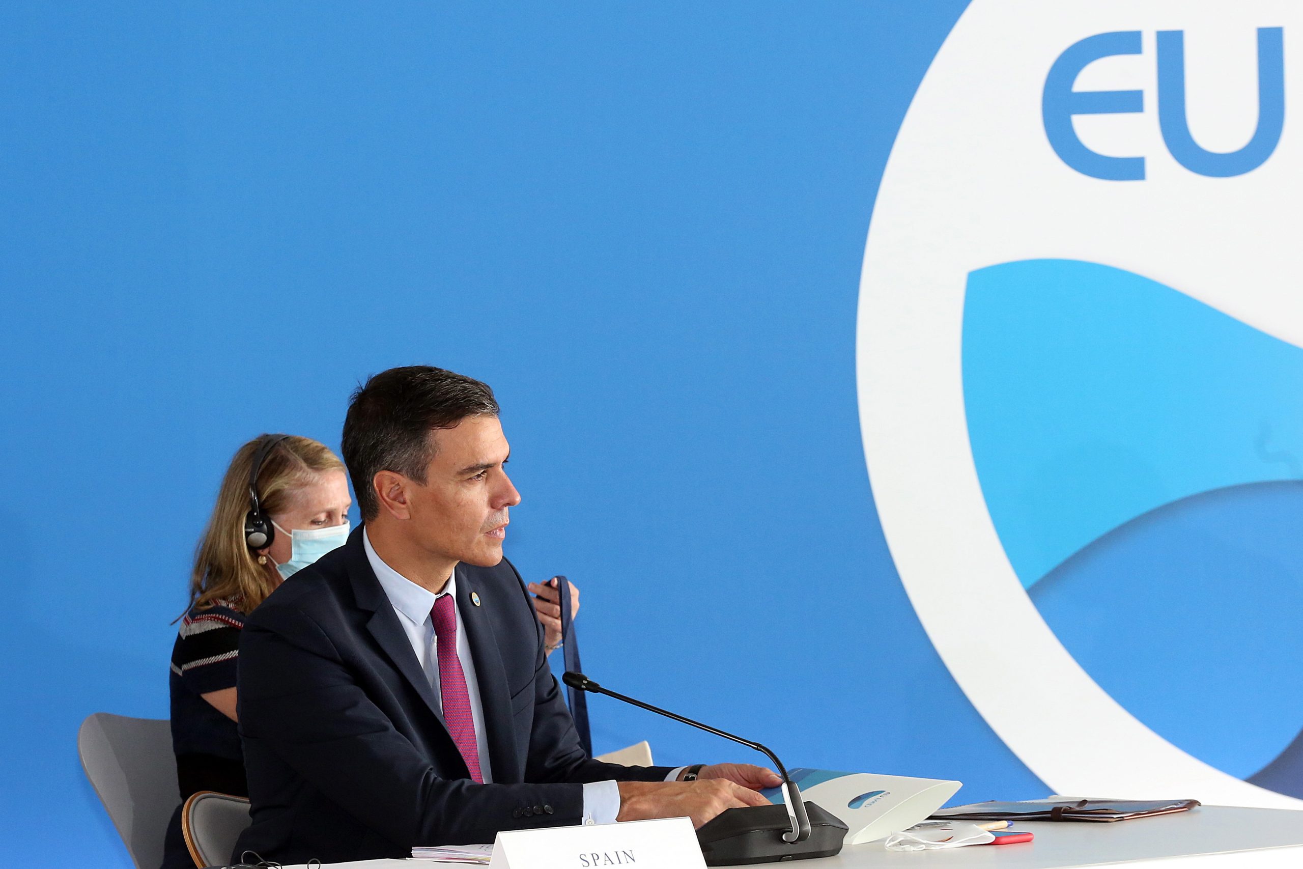 PM espanhol pede resposta europeia comum ao aumento dos preços da eletricidade