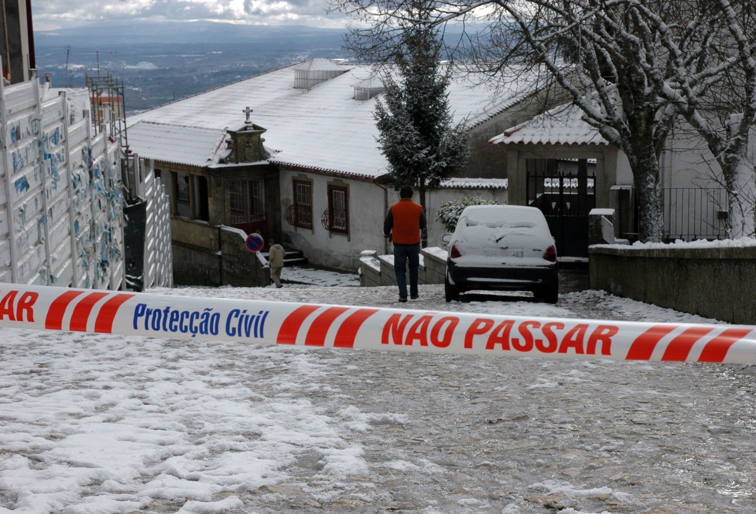 Guarda e Castelo Branco sob aviso amarelo devido à queda de neve