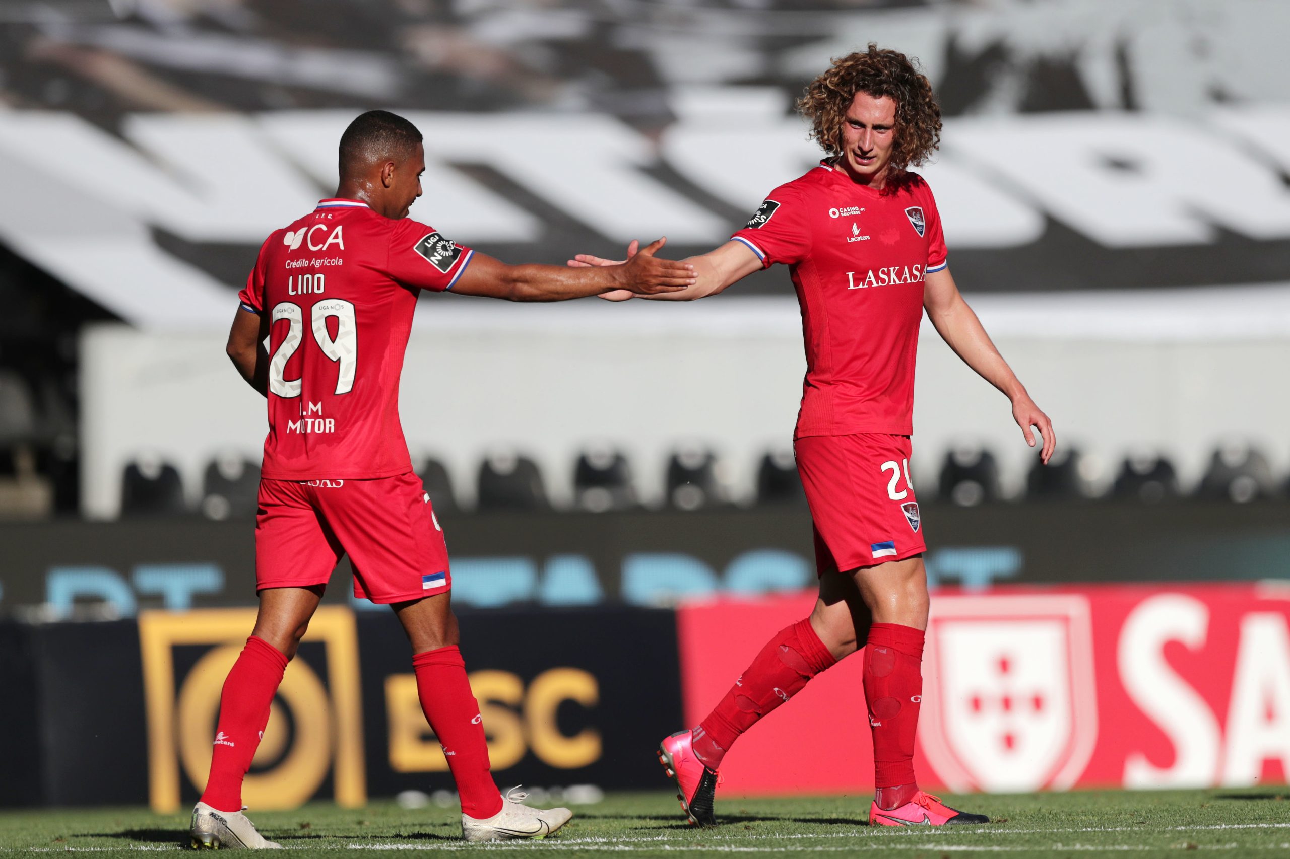Gil Vicente vence em Guimarães com golos nos descontos e garante manutenção