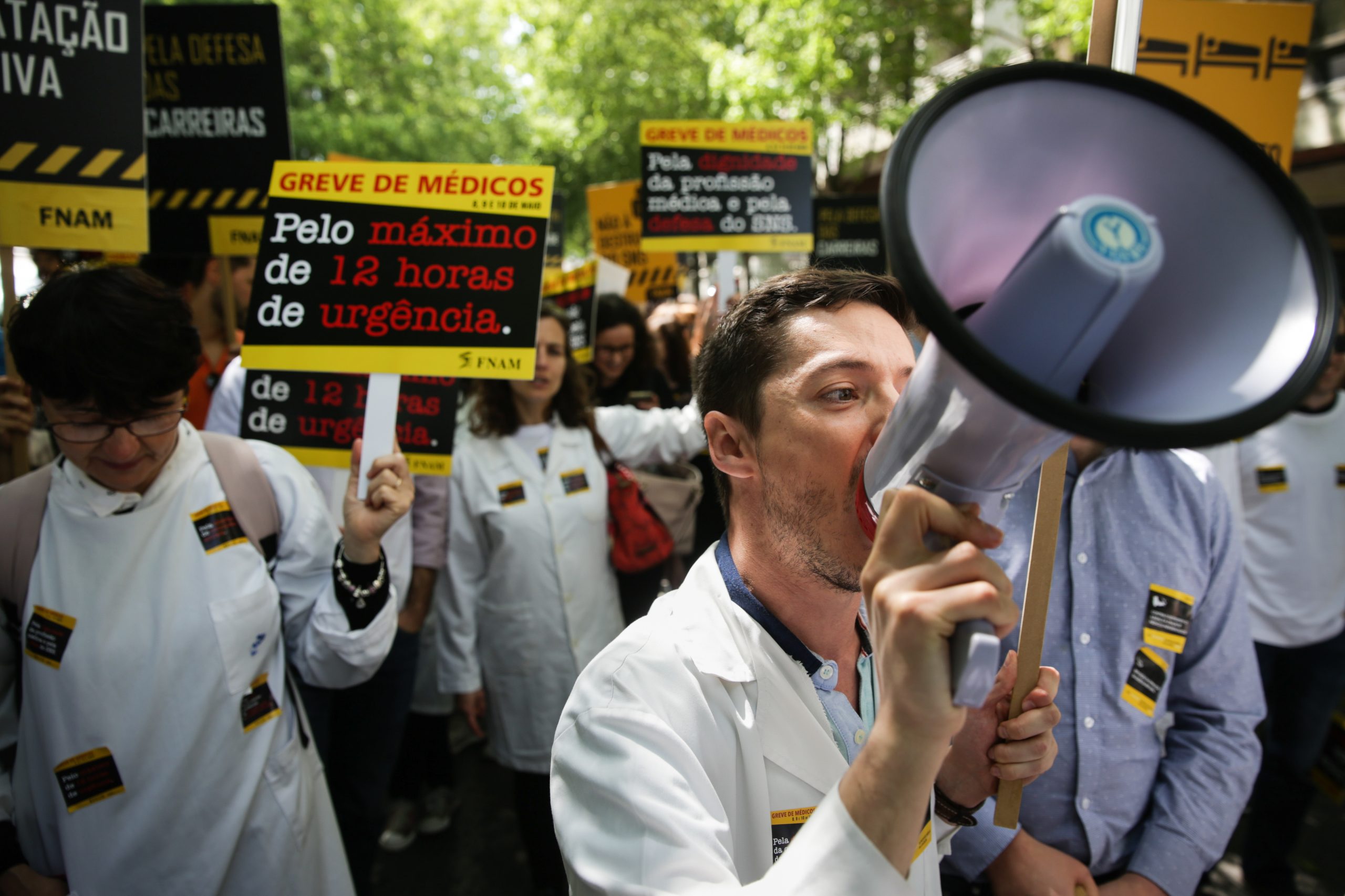 Médicos ‘respondem’ a proposta do Governo. Ainda há muitos pontos de discórdia, saiba quais são