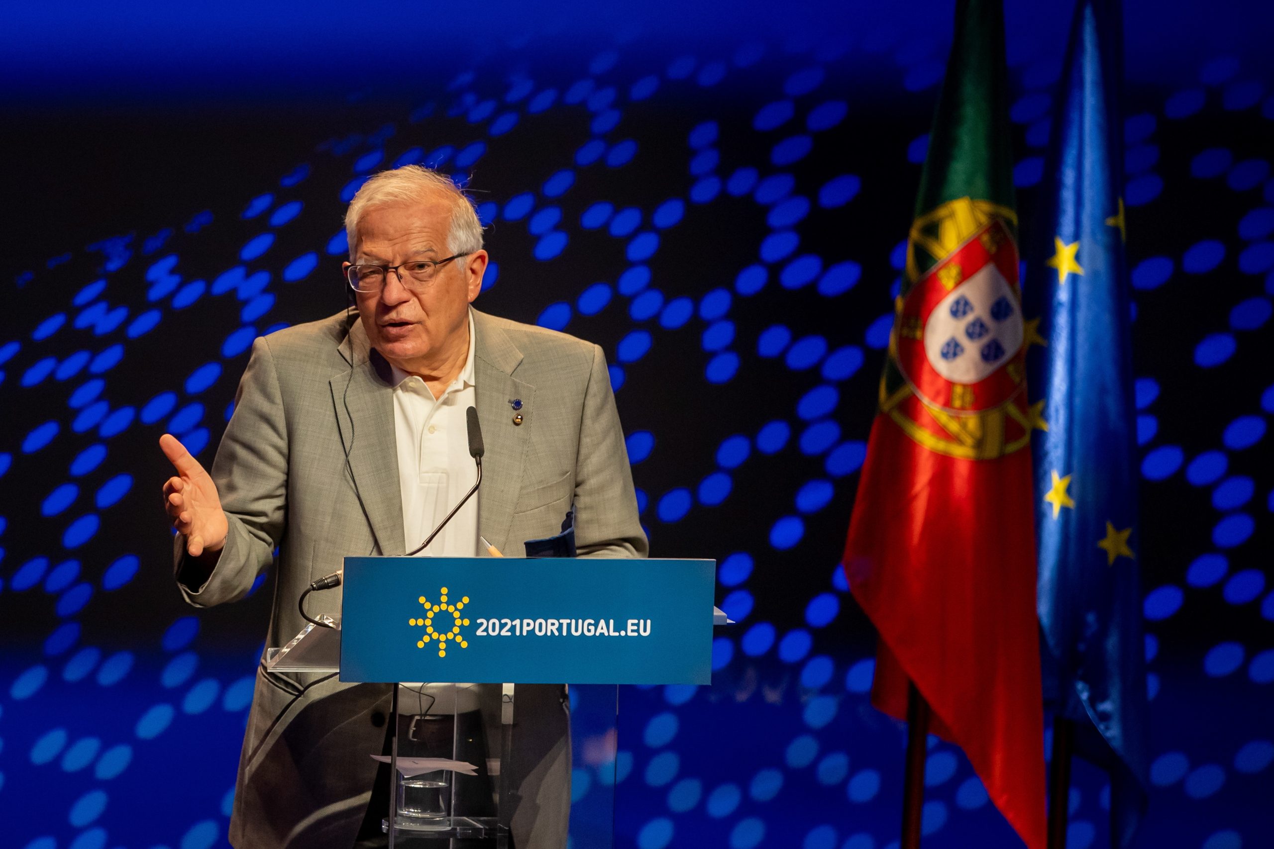 Borrell adverte que paz no Médio Oriente depende de solução política e não de cessar-fogos
