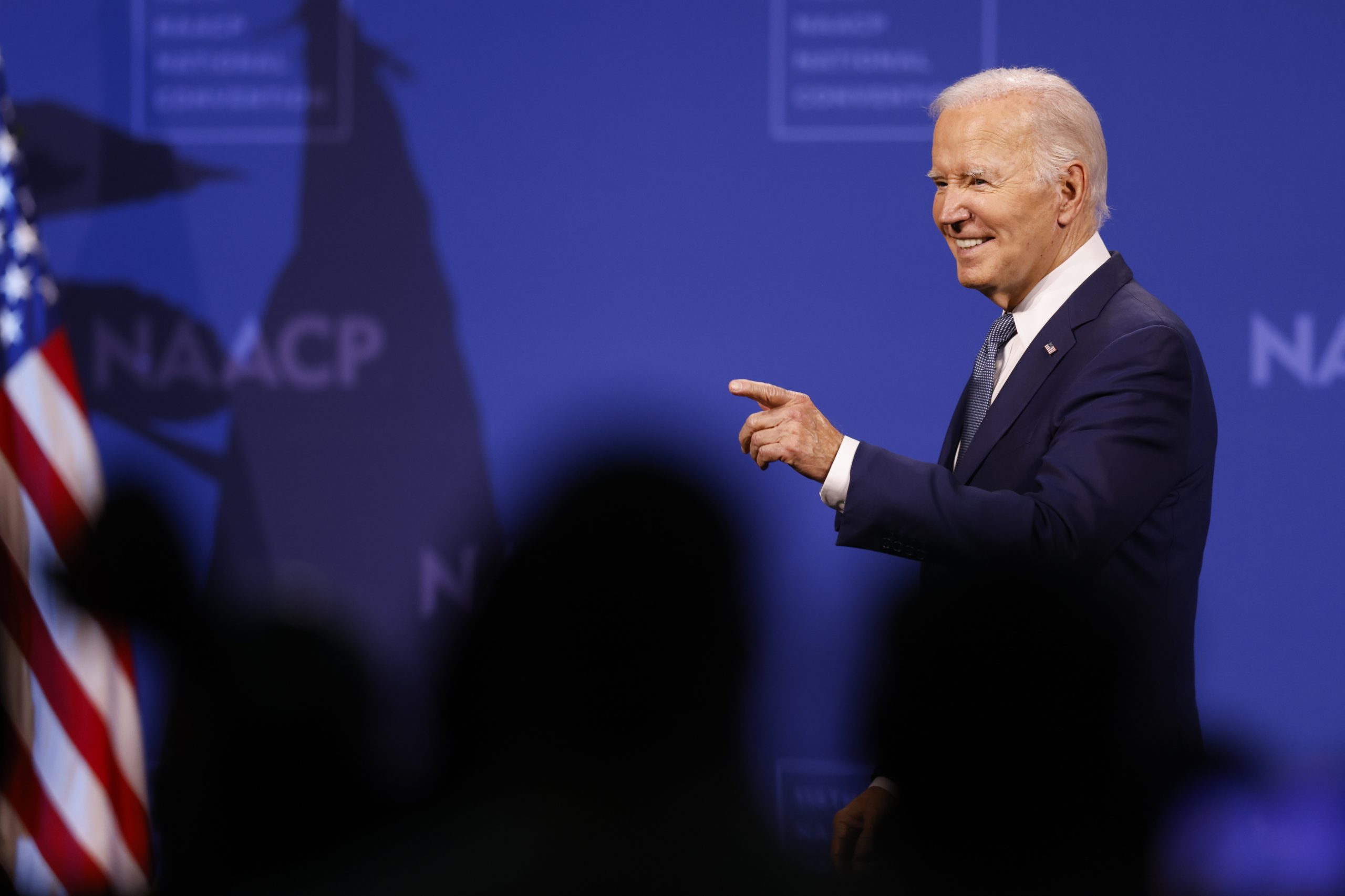 Biden “significativamente melhor” de sintomas de covid-19