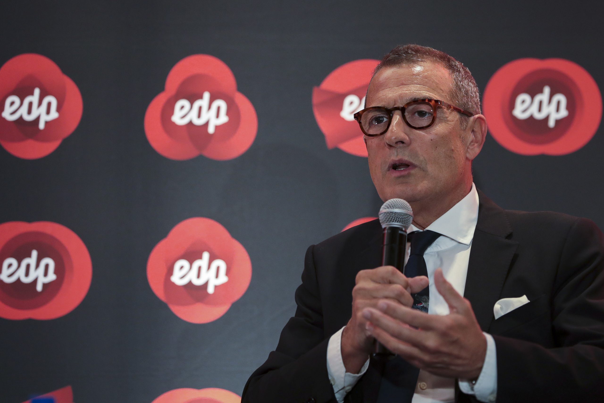 China Three Gorges diz que vai continuar a discutir detalhes da OPA com a EDP