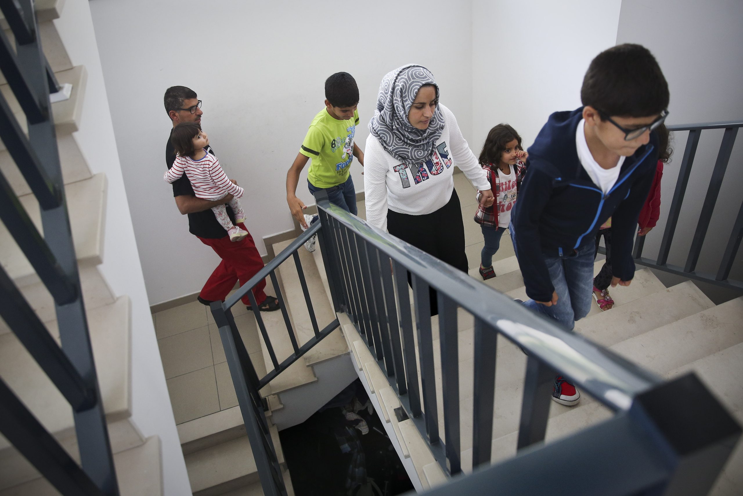 Refugiados em Portugal estão a ser vigiados pelas polícias e secretas
