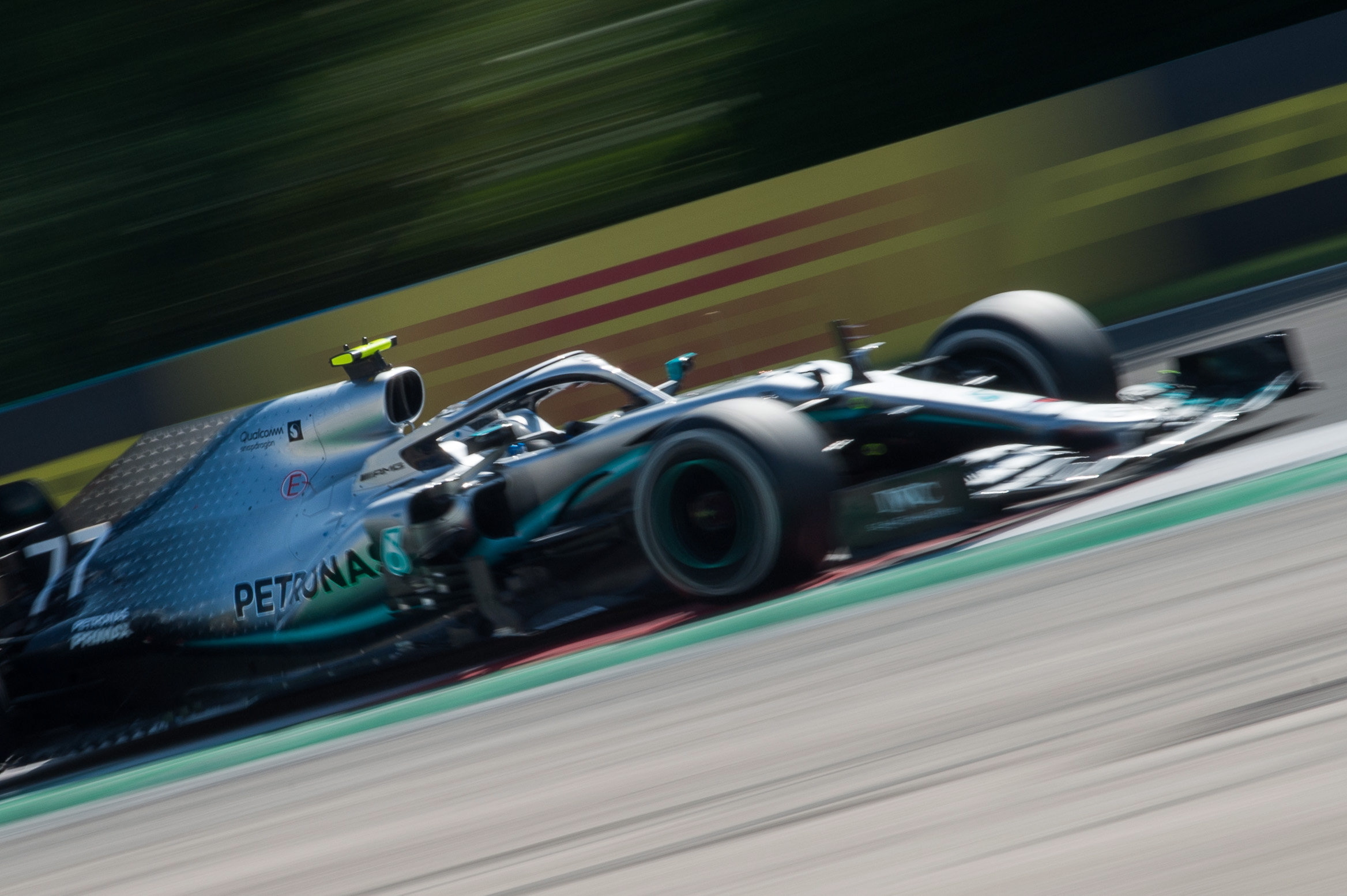 Valtteri Bottas continua na escuderia de Fórmula 1 da Mercedes