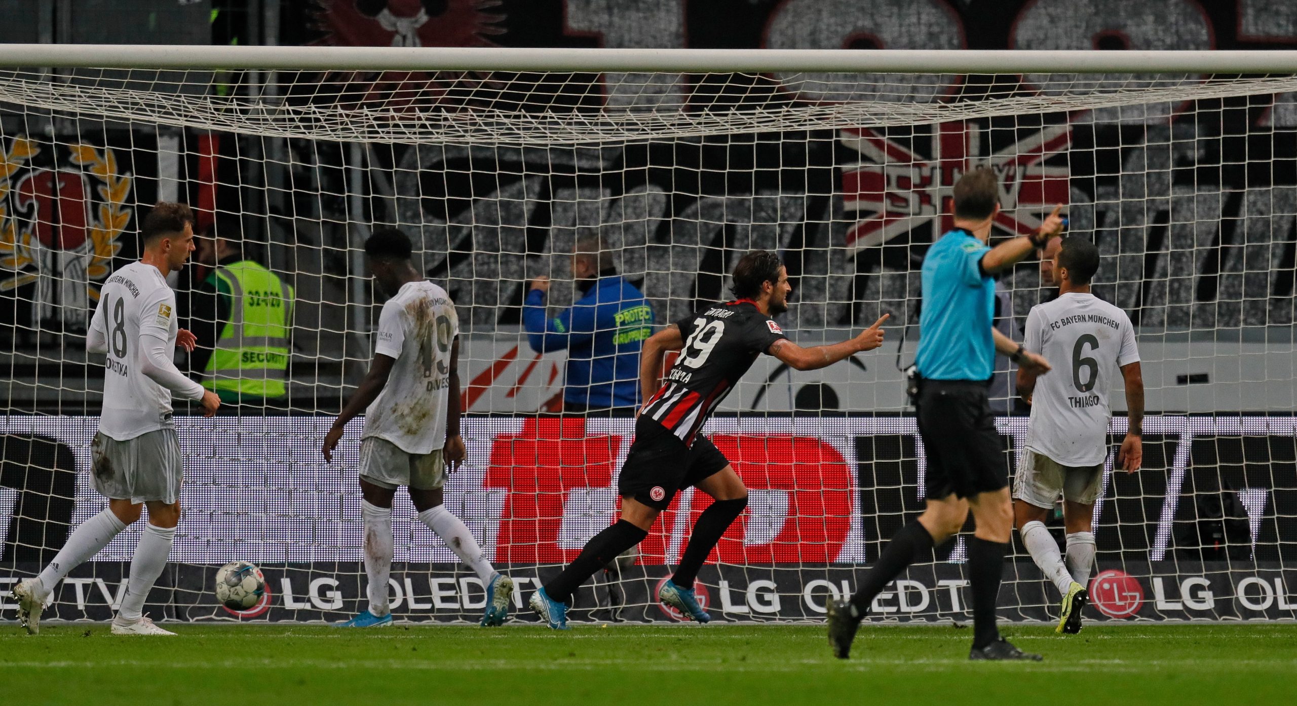 Bundesliga. A goleada ao Bayern Munique e os oito golos do Leipzig