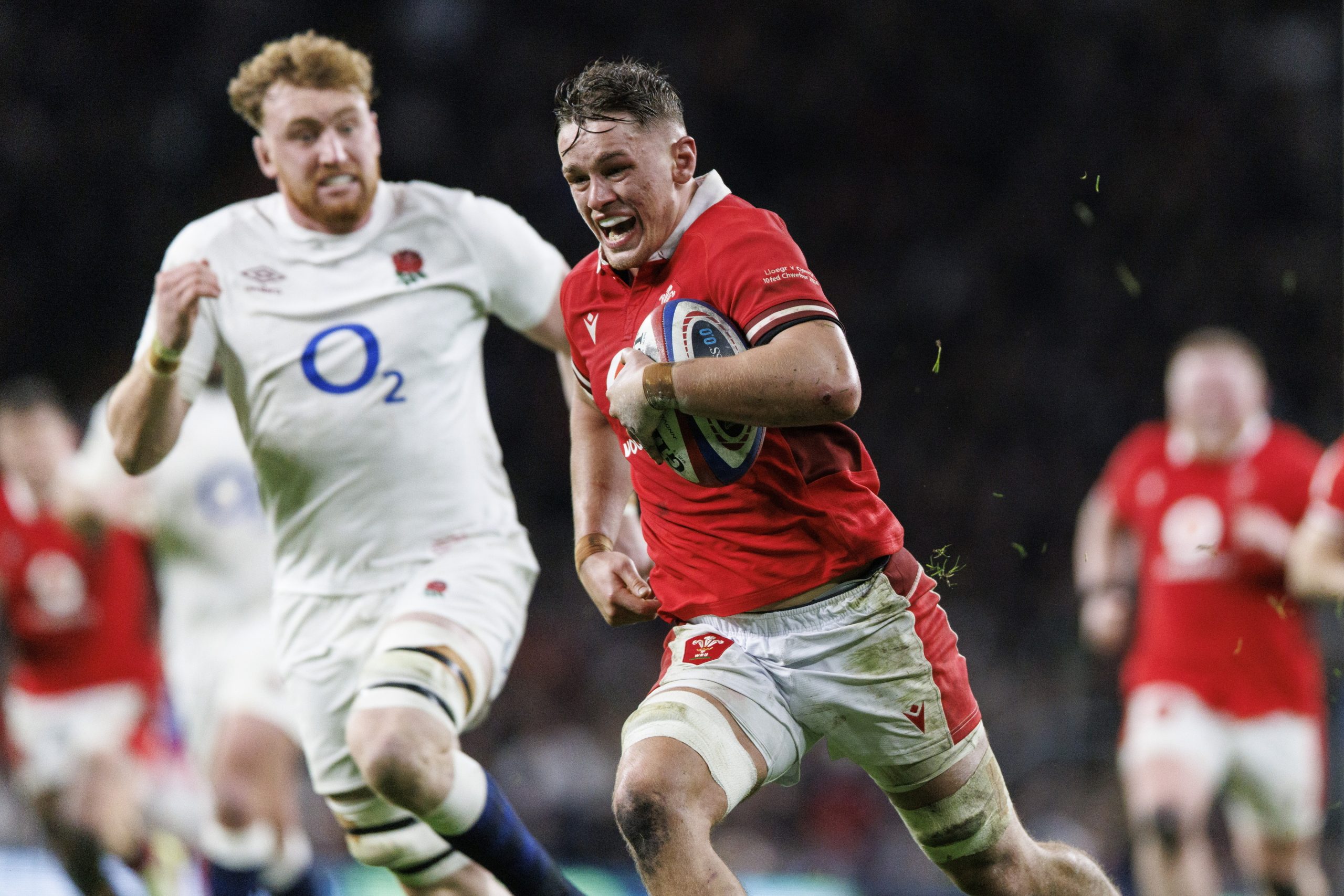 Râguebi: Inglaterra vence País de Gales e assume liderança provisória do Seis Nações