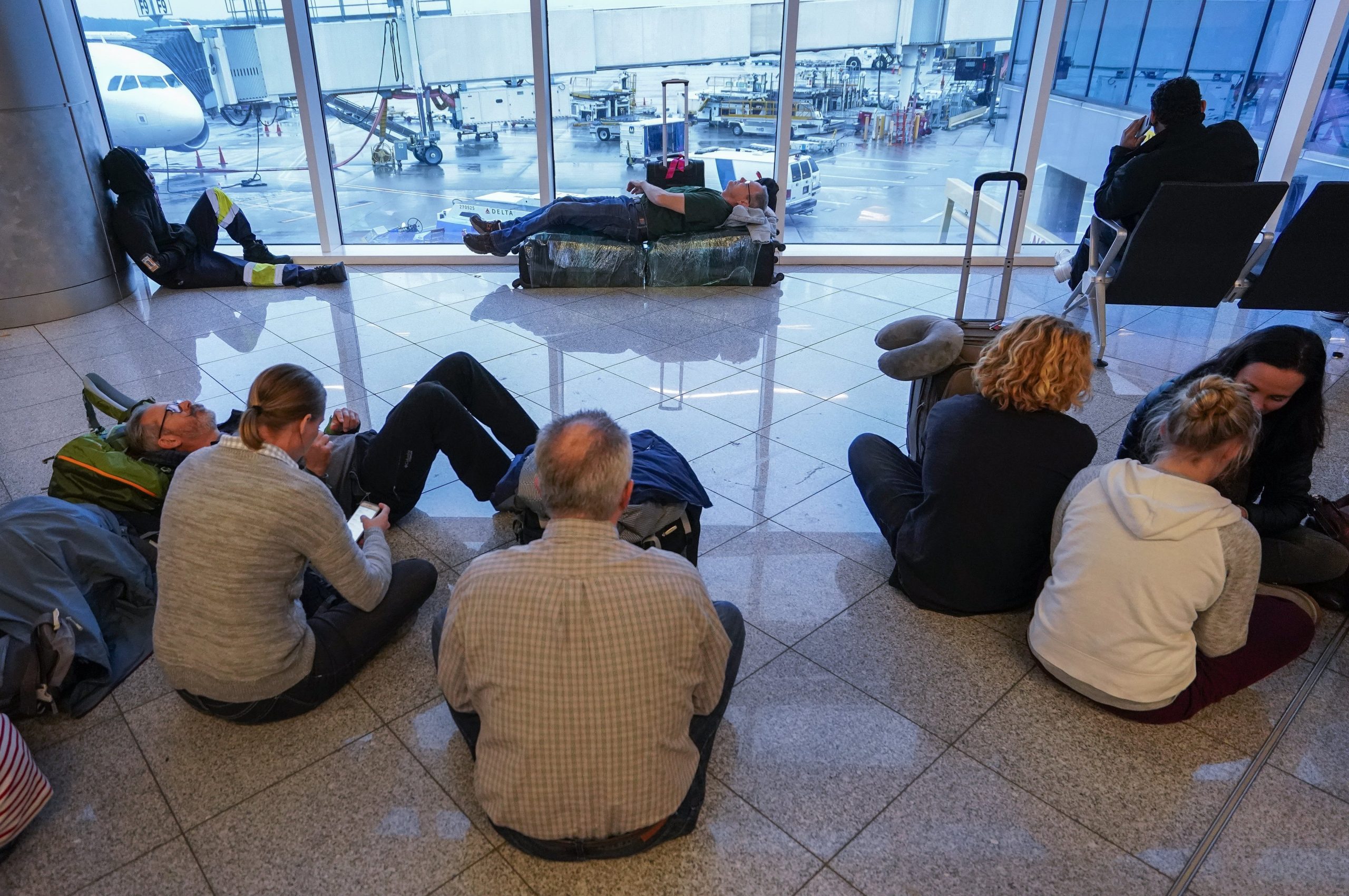 Restaurada energia elétrica no aeroporto de Atlanta após horas de apagão e cancelamento de mais de 1000 voos