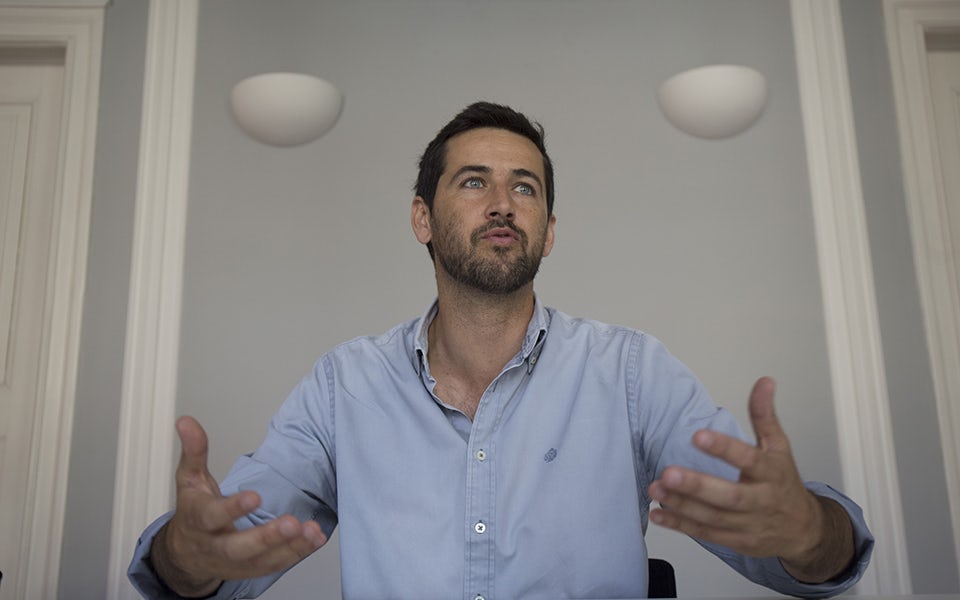 Robles só podia renunciar. Em nome de quem vota no Bloco, mas não só