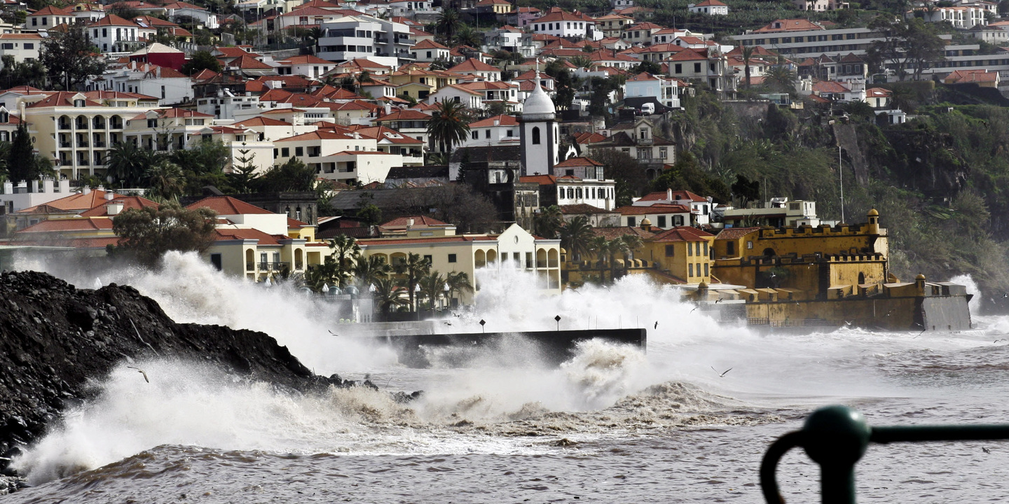 Mau tempo: Capitania do Funchal recomenda que embarcações fiquem nos portos de abrigo