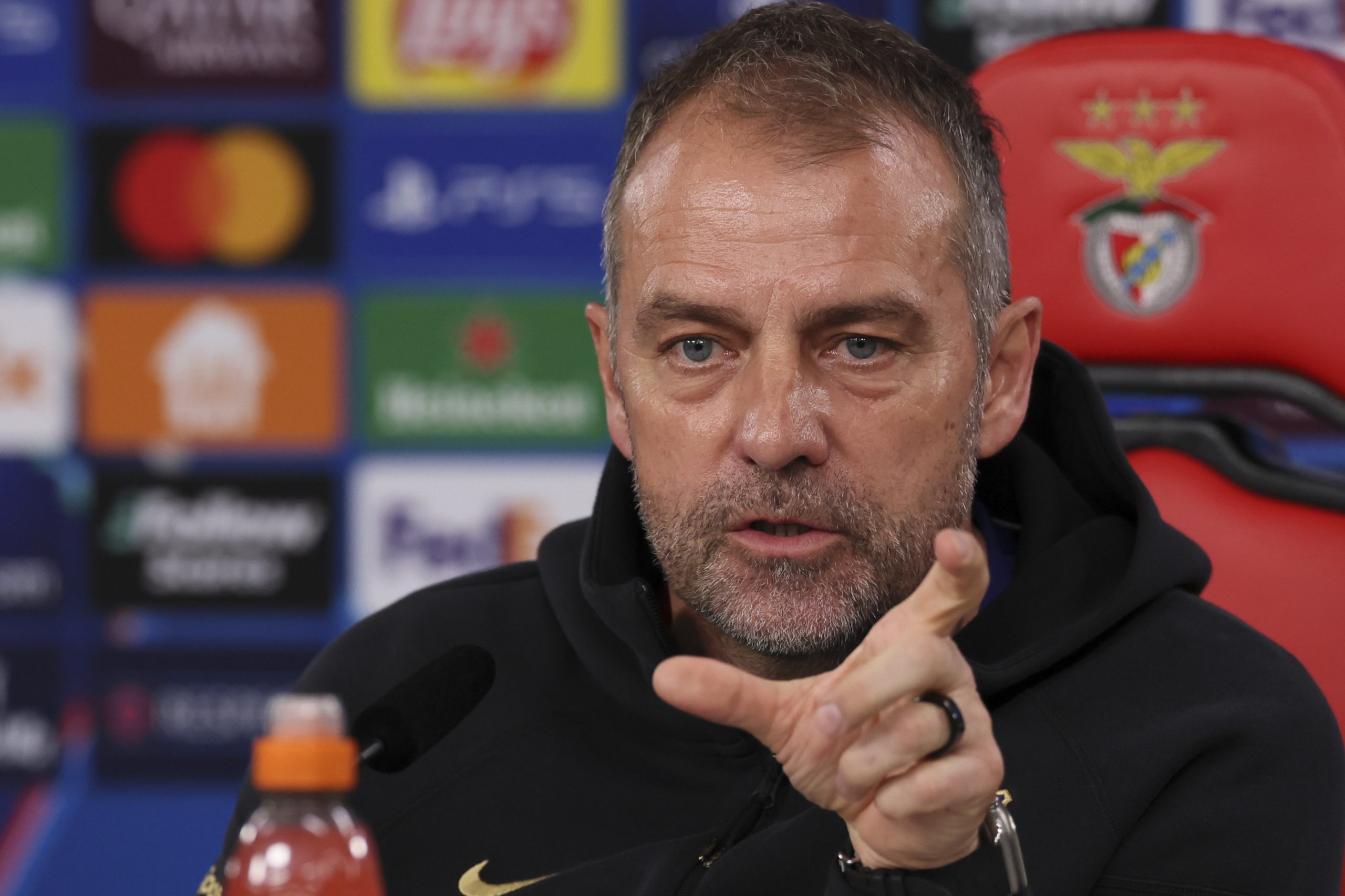 Flick elege Benfica como “uma das melhores equipas a jogar em transição”