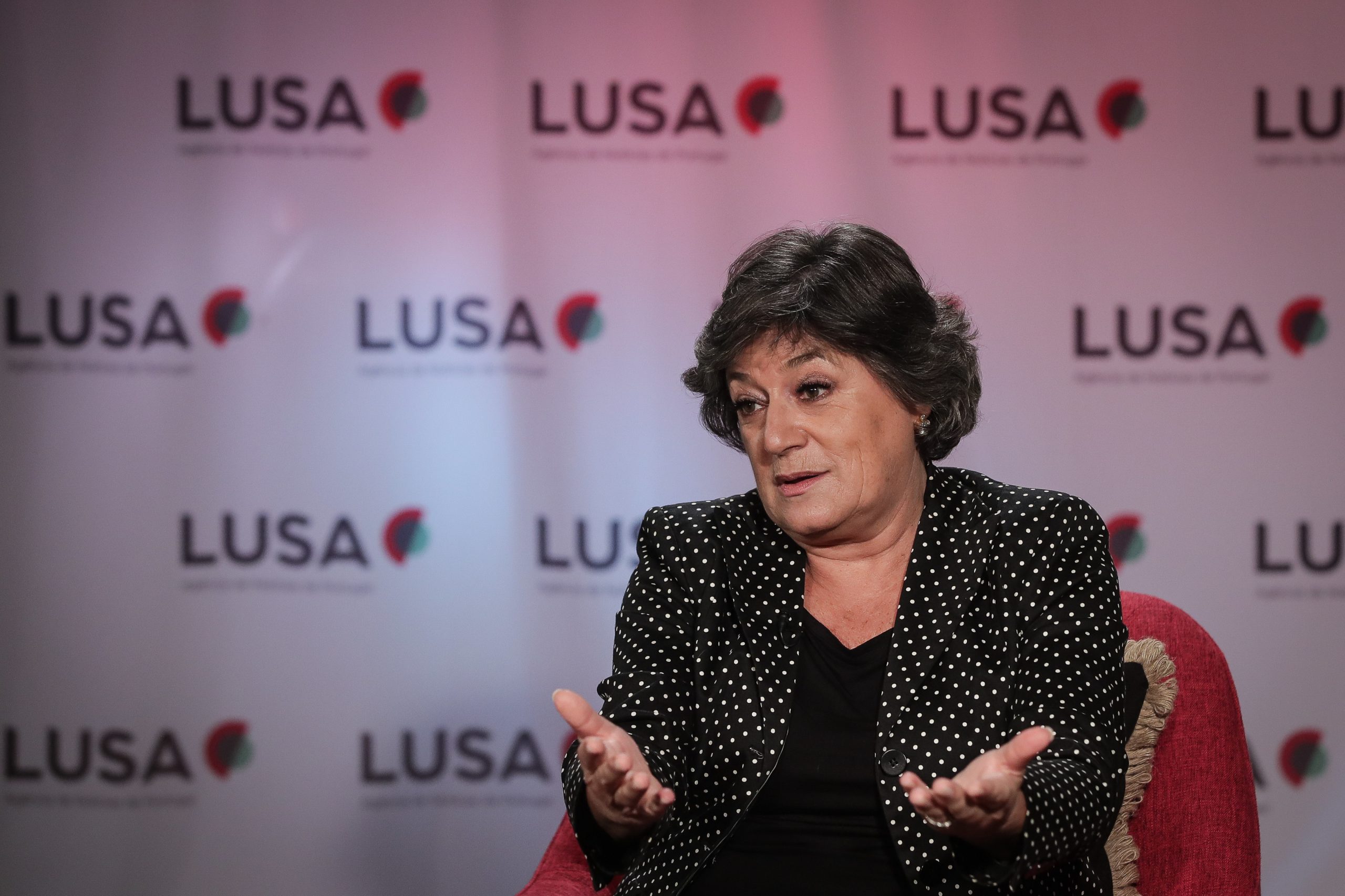 Ana Gomes diz que Cavaco Silva fez bem ao exigir ao Governo de Costa um acordo escrito para criar uma “base estável” de governação