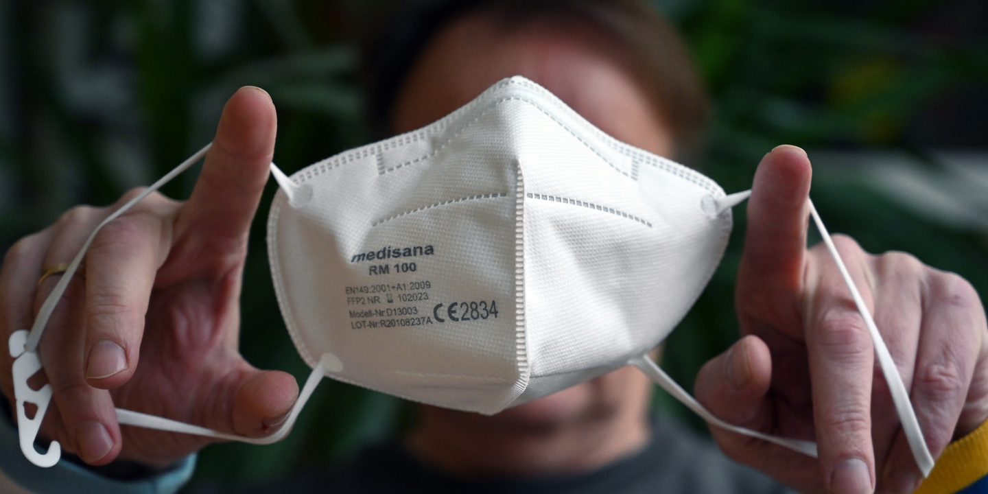 Covid-19: Máscaras deixam de ser obrigatórias na rua mas são recomendadas em aglomerados