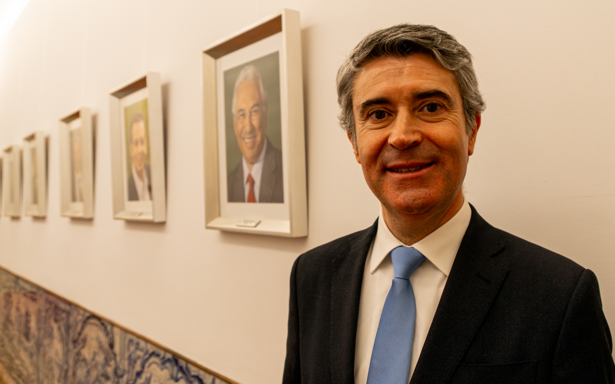 Carneiro afirma-se “disponível para o PS” e ainda prevê falar hoje no Rato