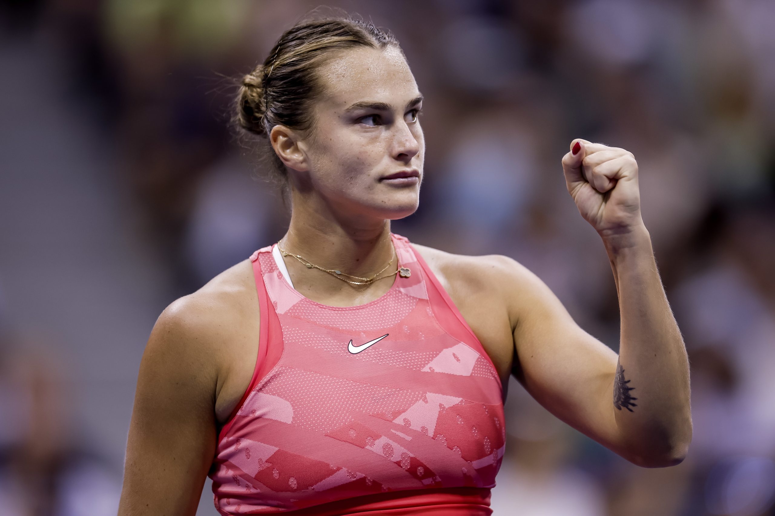 Sabalenka é a nova ‘rainha’ do ténis feminino, Djokovic recupera o número um