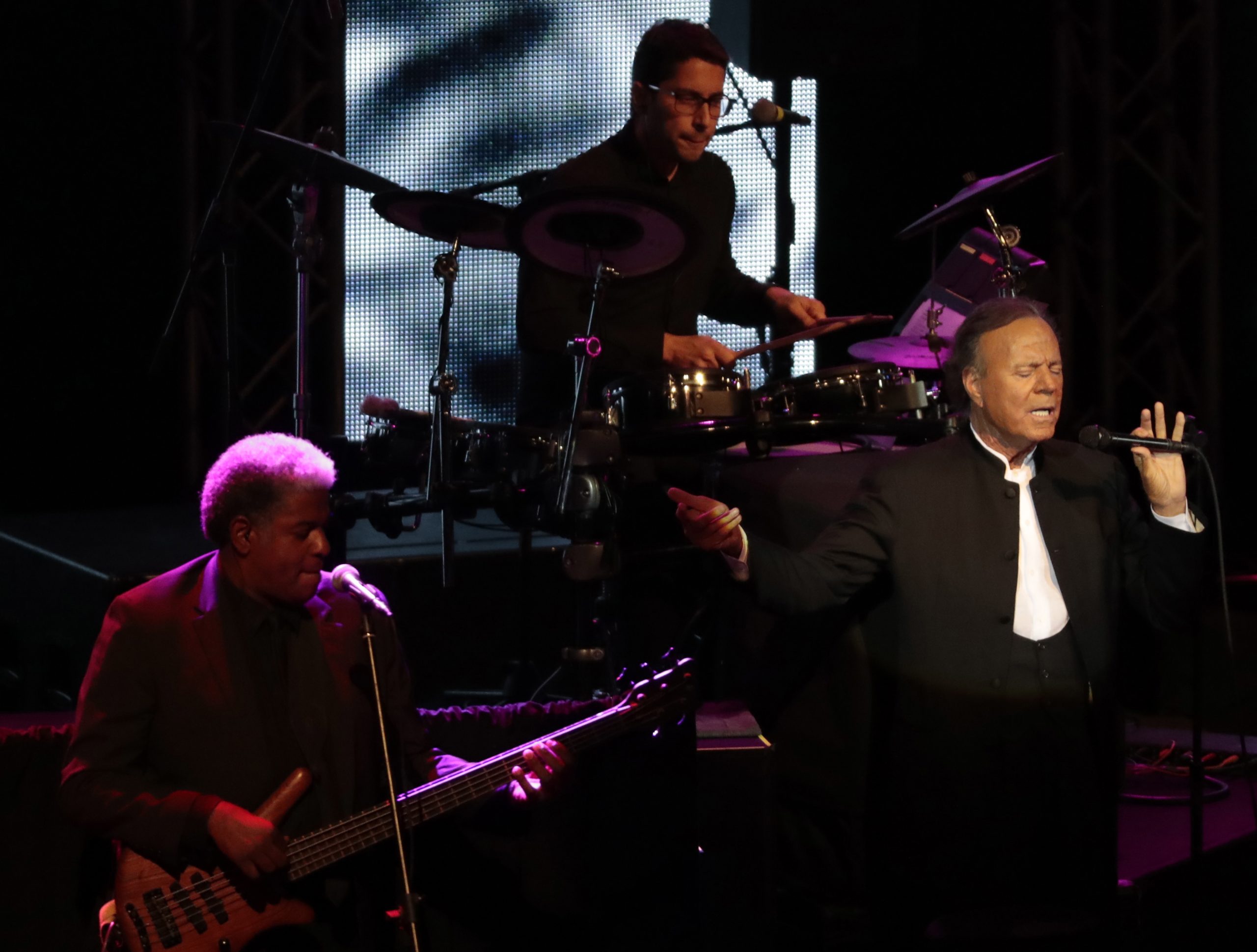 Julio Iglesias regressa a Lisboa em junho