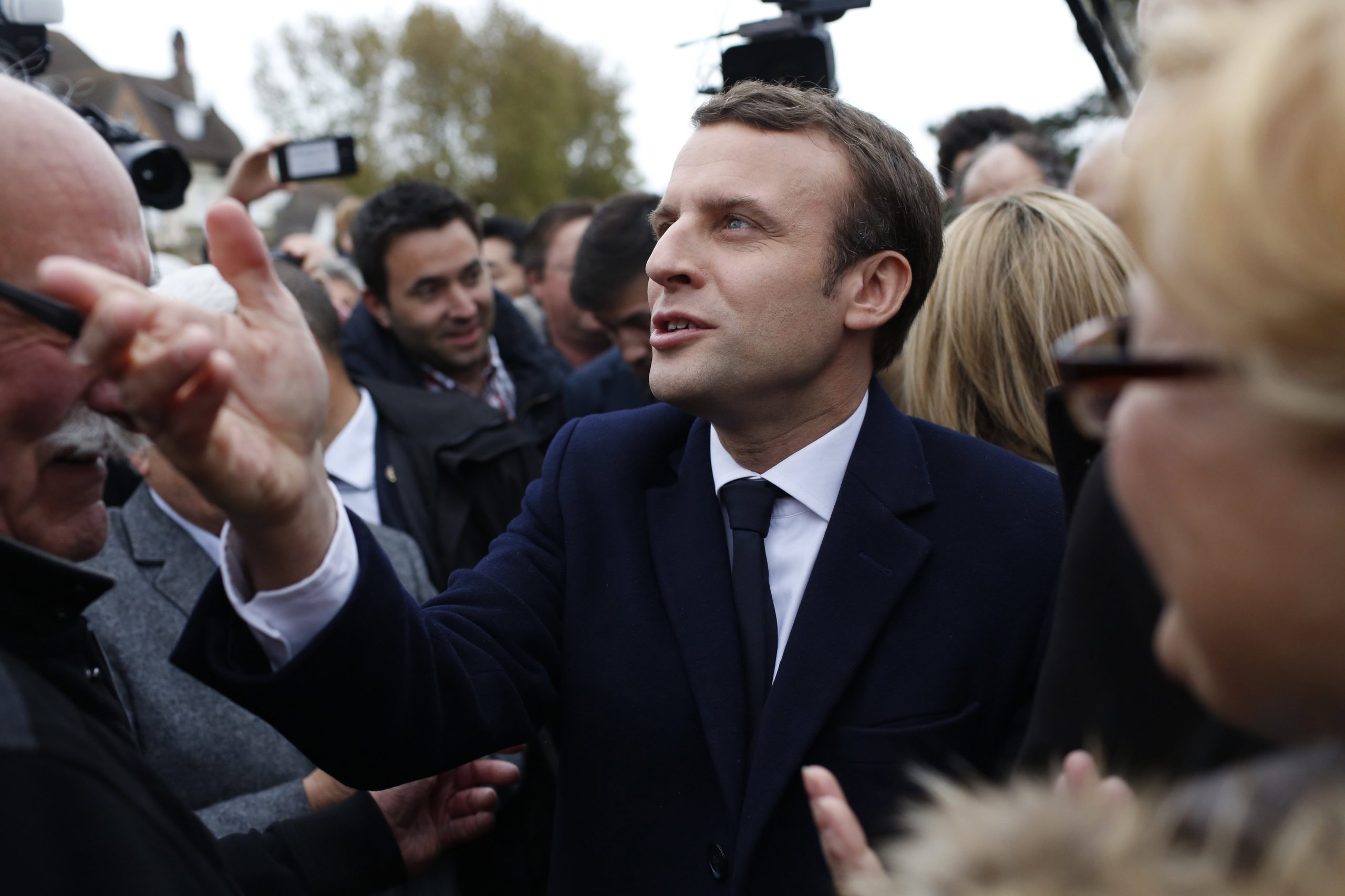 Resultados Definitivos: Macron vence 1.ª volta das eleições francesas com 24,01%, Le Pen obtém 21,30%