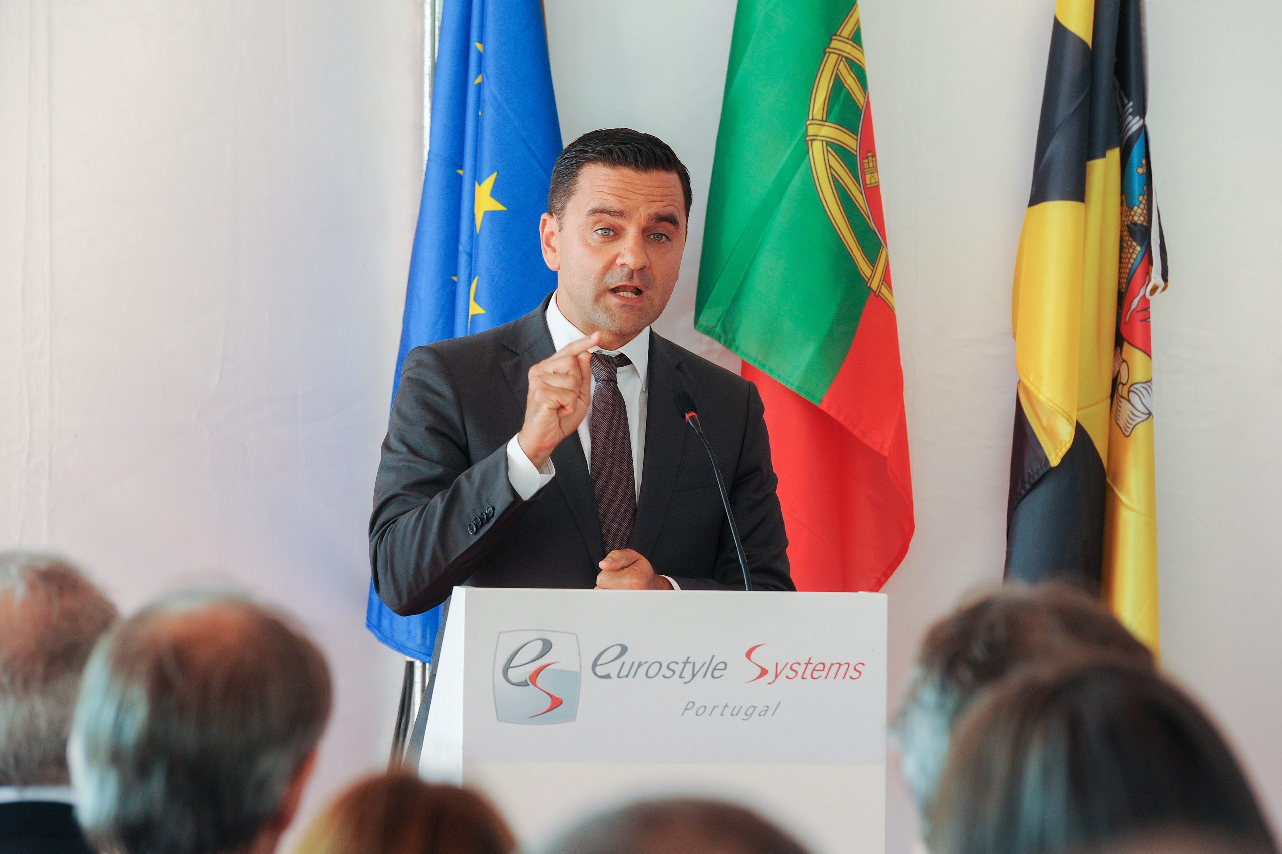 Ministro do Planeamento: “desde que tomou posse este Governo já aumentou em mais de 200 mil o número de postos de trabalho em Portugal”