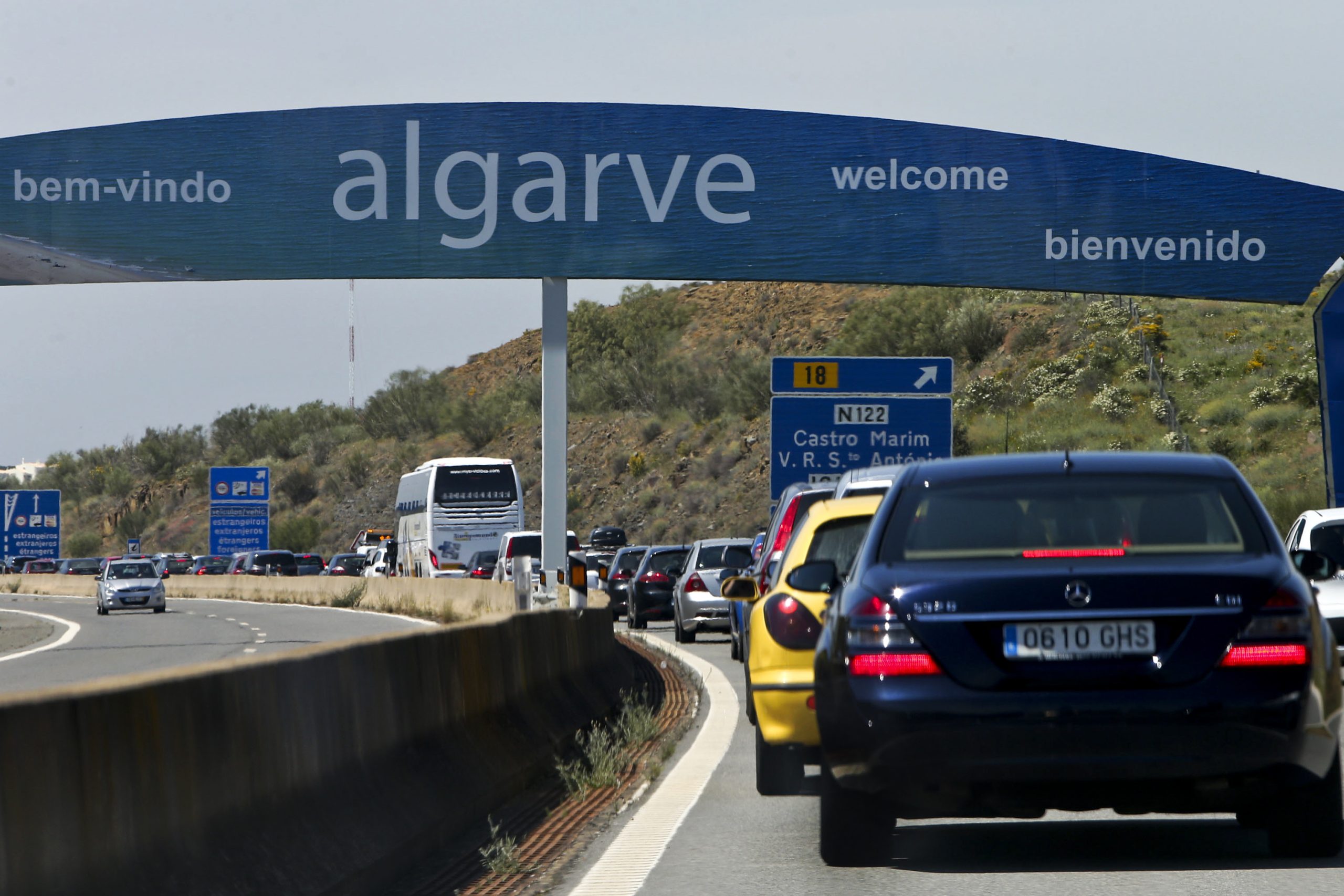 Utentes da Via do Infante dizem que redução do preço das portagens não resolve problema
