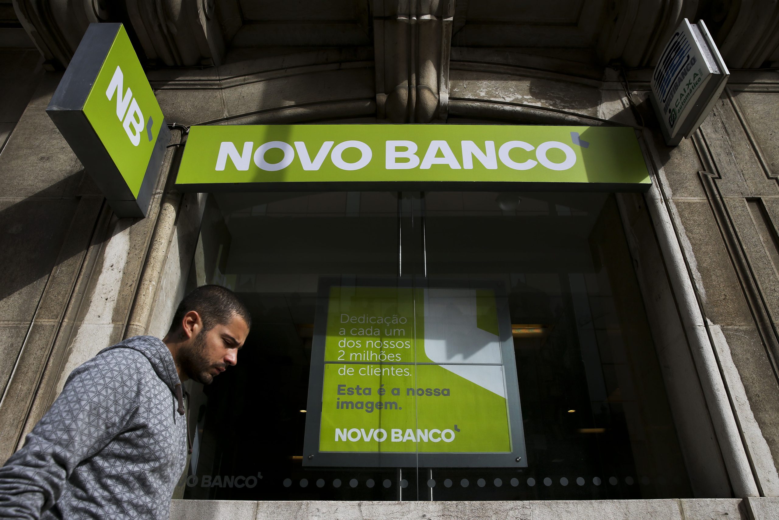 Novo Banco com prejuízos recorde de 1.395 milhões em 2017