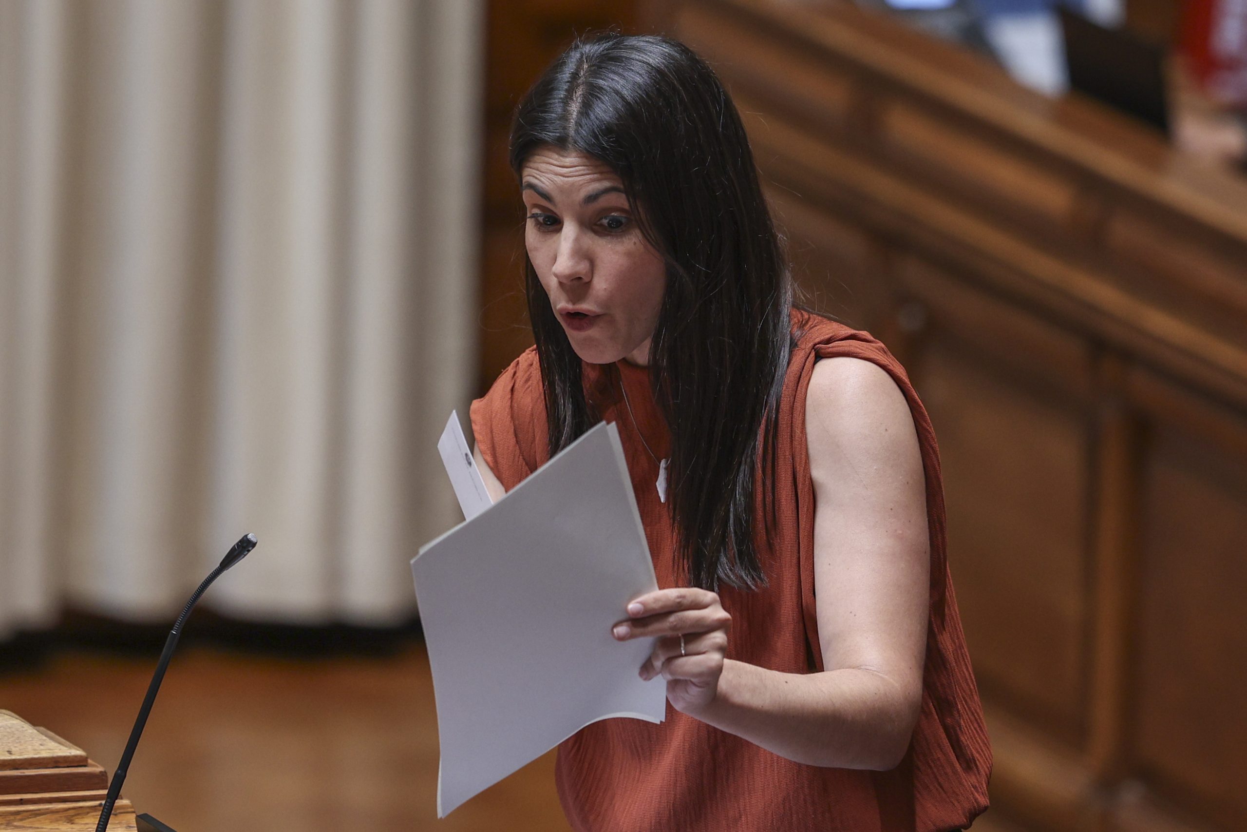 “Não se livram de nós”. Mariana Mortágua deixa aviso à “direita radicalizada e caceteira”