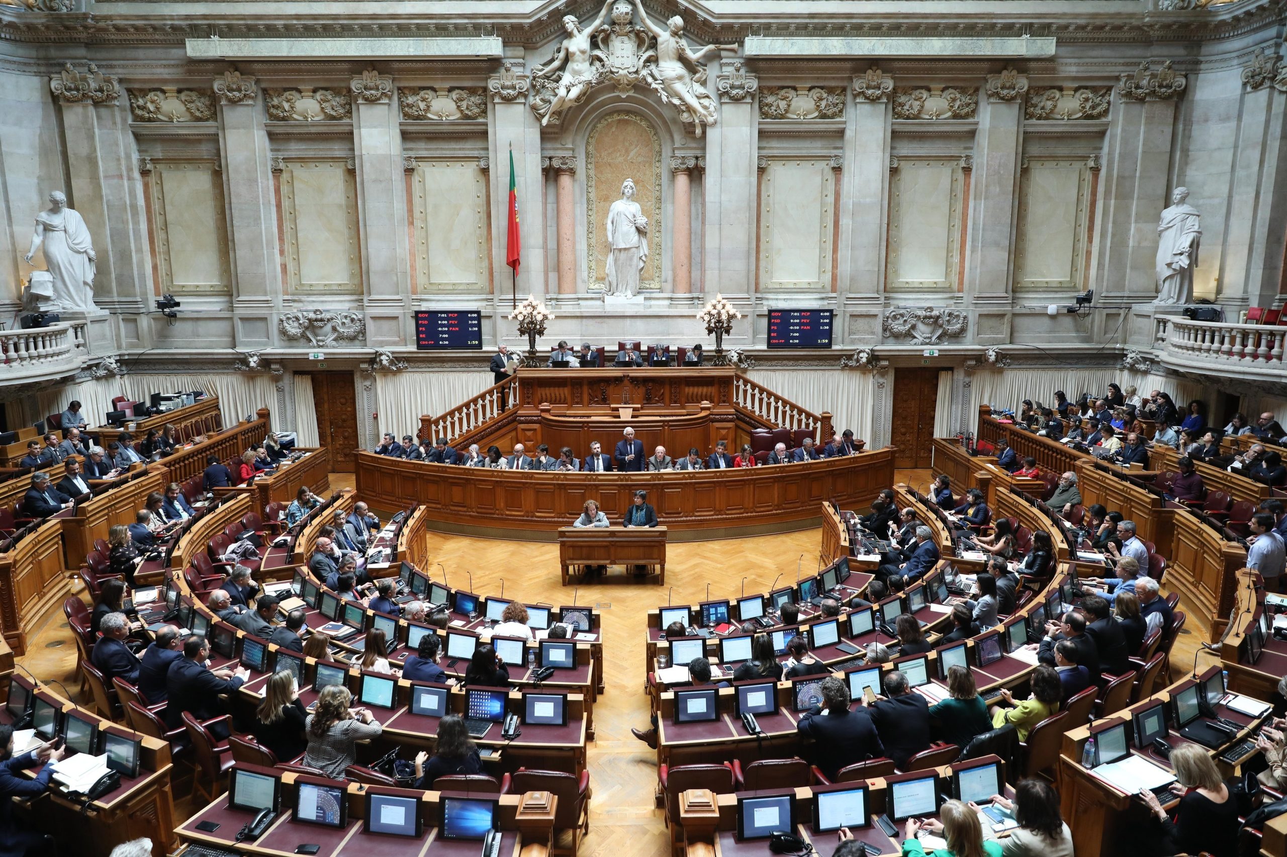 Deputados aprovam envio do relatório extraordinário dos grandes devedores ao MP