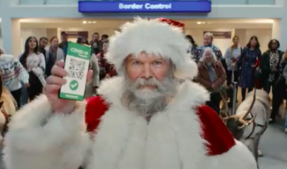 Anúncio com o Pai Natal a viajar com certificado de vacinação origina mais de 1.500 queixas no Reino Unido