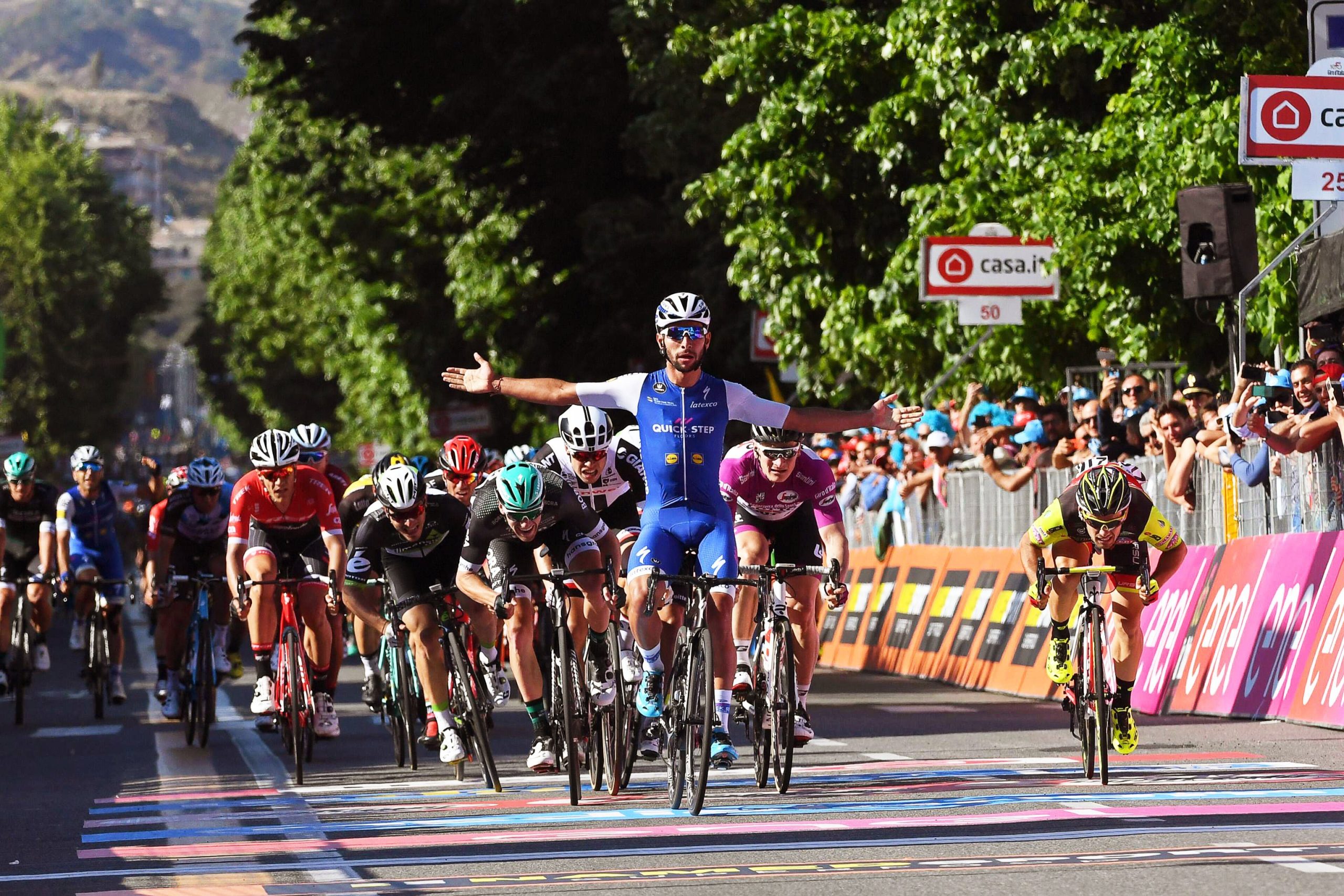 Ciclismo: Gorka Izagirre repetiu o feito no irmão Ion na oitava etapa do Giro