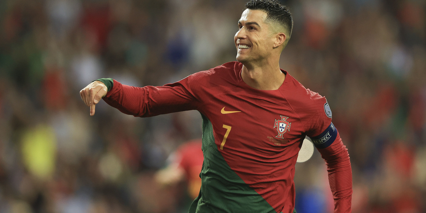 Jornais e revistas assinalam 40 anos do “maior goleador de sempre”