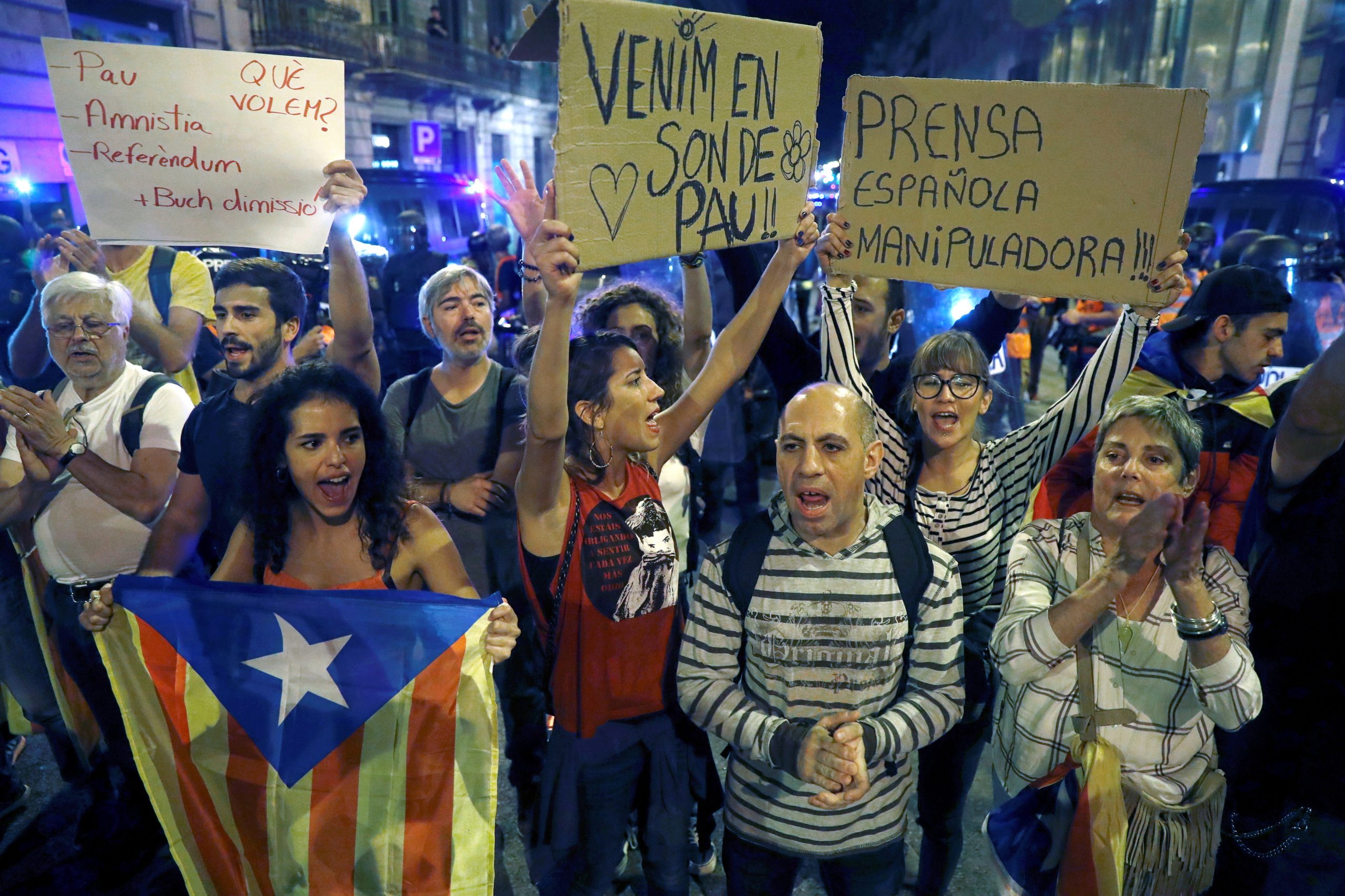 Milhares de independentistas no centro de Barcelona em concentração pacífica