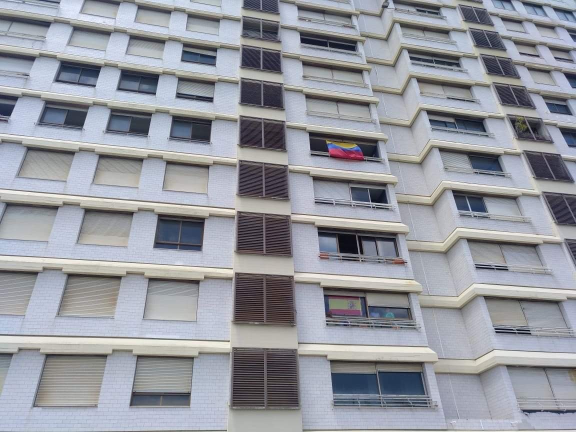 Moradores do prédio Coutinho sentem-se “satisfeitos” e “emocionados” com decisão do tribunal e já há entradas e saídas do edifício