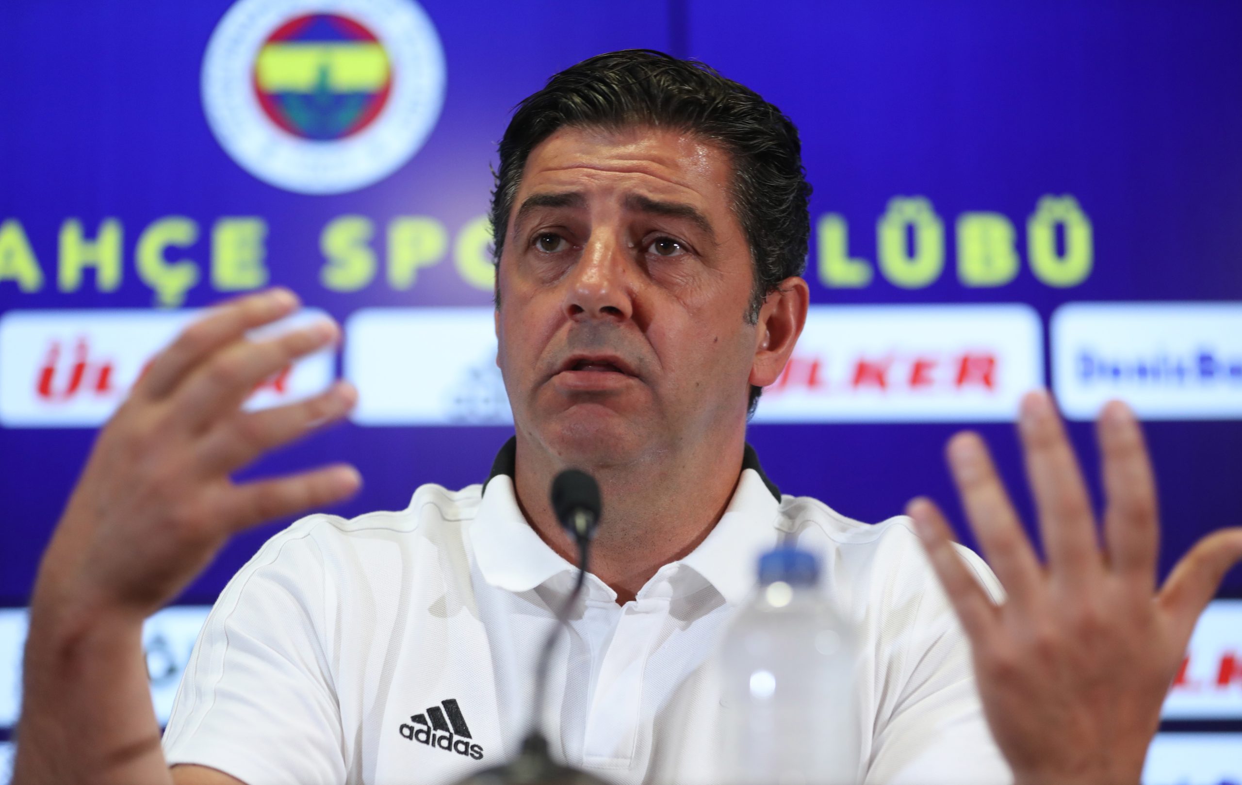 Benfica. Rui Vitória garante “jogar para ganhar” em Istambul
