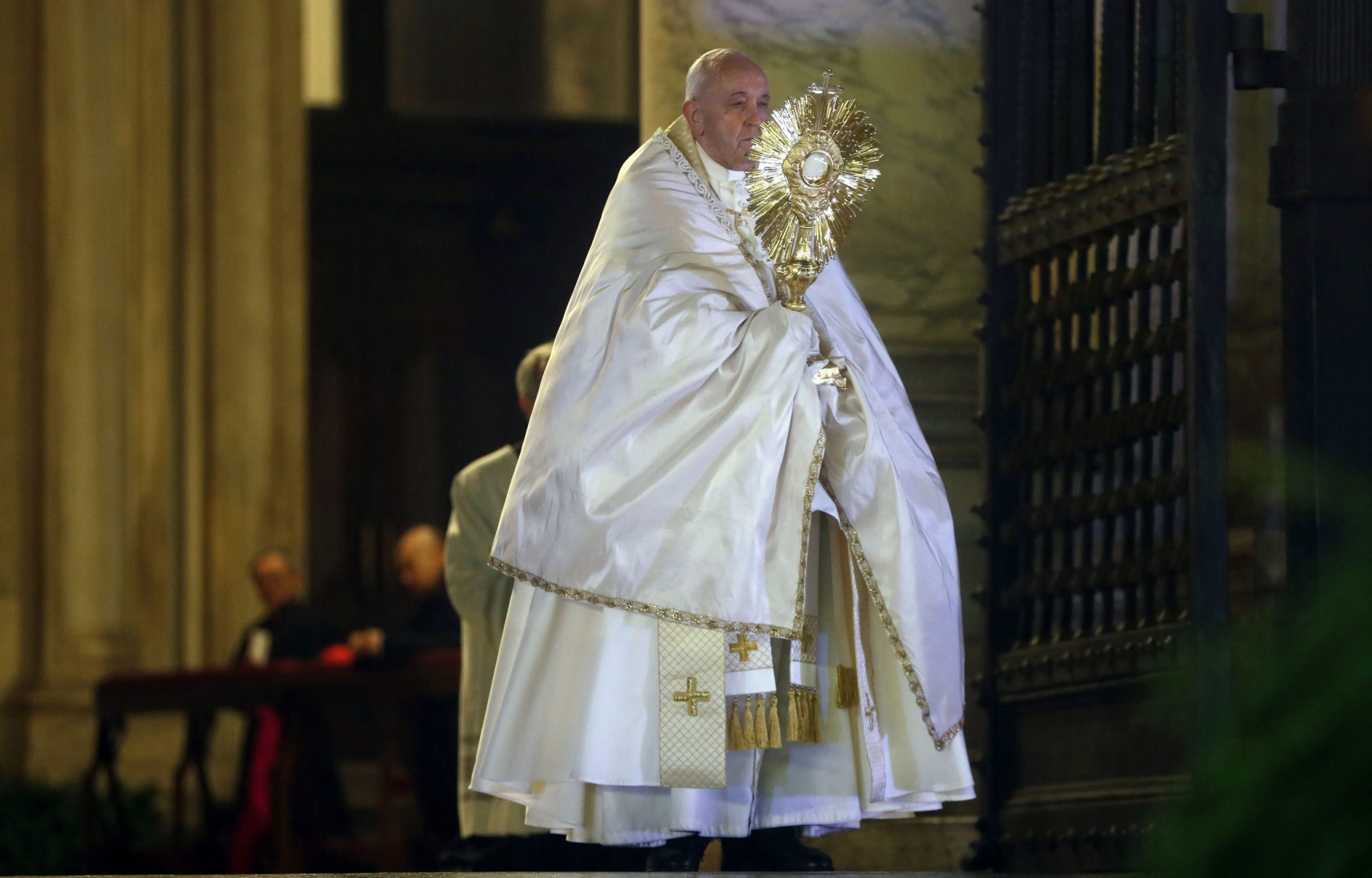 Papa vai celebrar missas de Natal e de Ano Novo sem fiéis