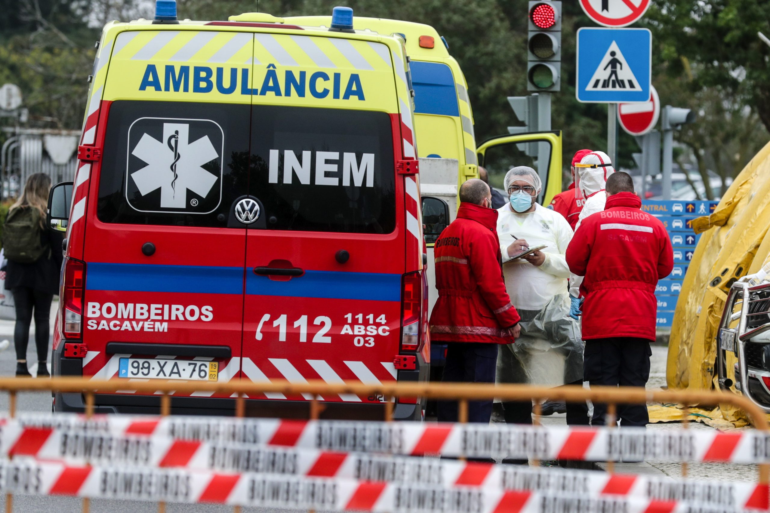 Número de ambulâncias a chegar ao Santa Maria baixou significativamente
