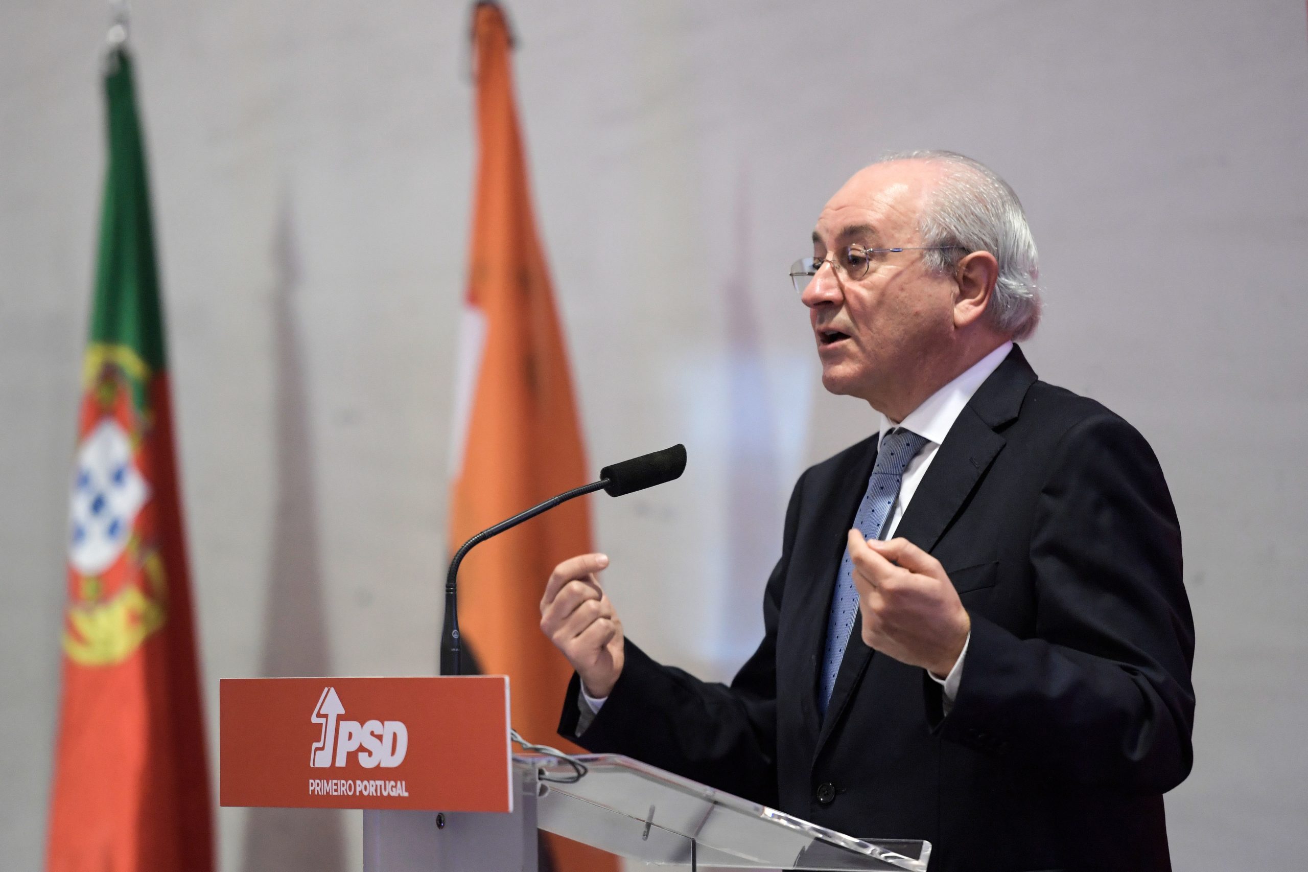 PSD defende regra de uma entrada por cada saída na função pública