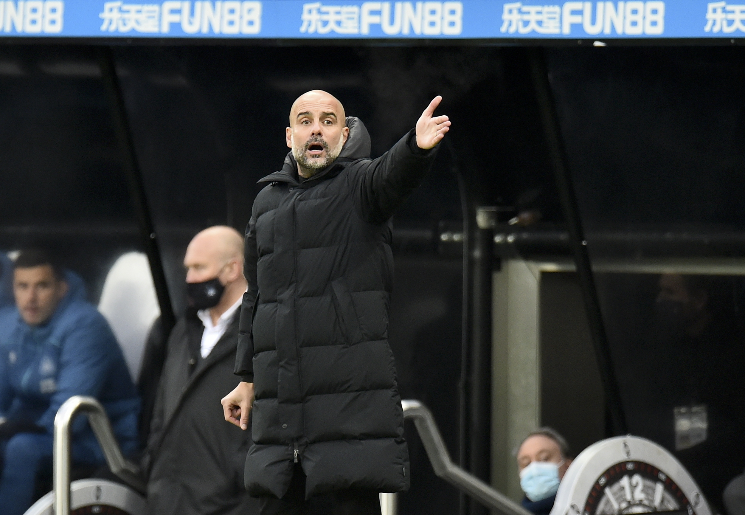 Pep Guardiola critica calendário e fala em possível greve dos jogadores