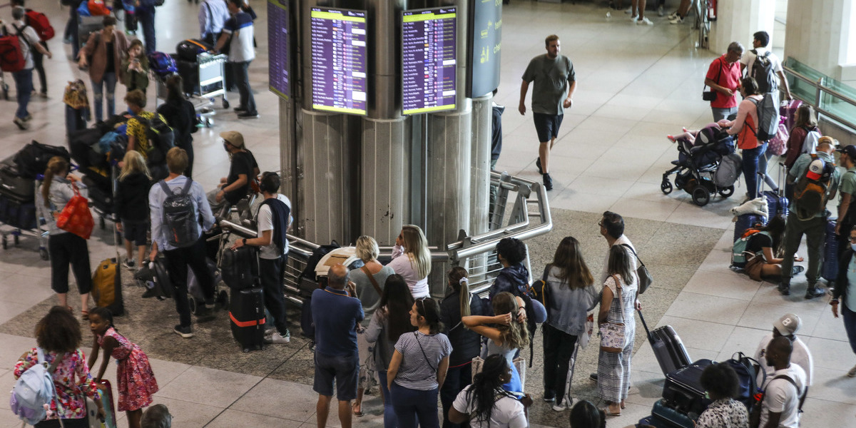 Voo oriundo de Londres faz aterragem de emergência em segurança em Faro